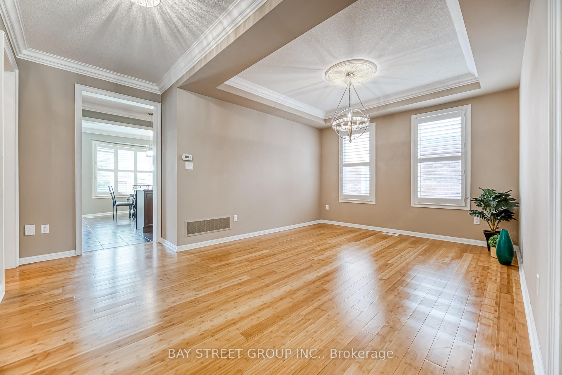 Photo 10 of 604 Mavrinac Boulevard, Aurora, Bayview Northeast — HOMEH