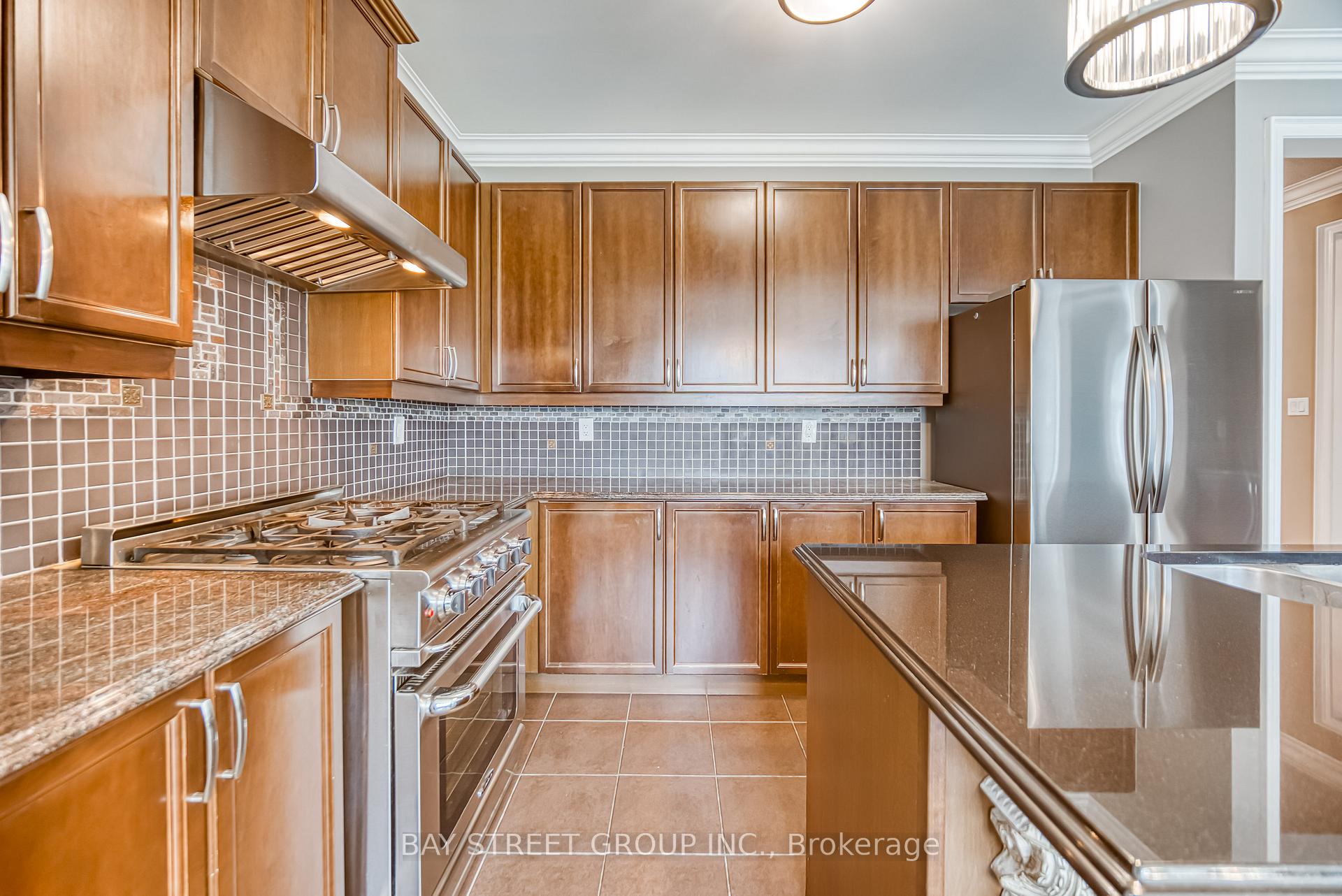 Photo 14 of 604 Mavrinac Boulevard, Aurora, Bayview Northeast — HOMEH