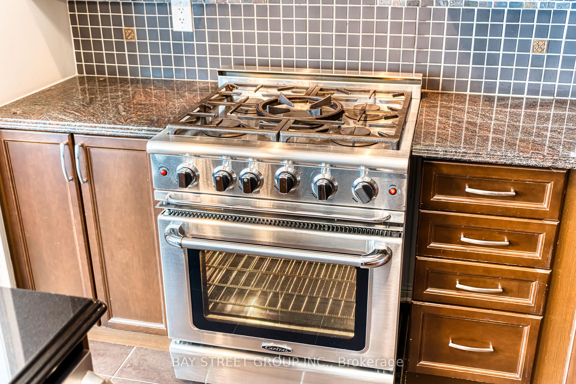 Photo 15 of 604 Mavrinac Boulevard, Aurora, Bayview Northeast — HOMEH