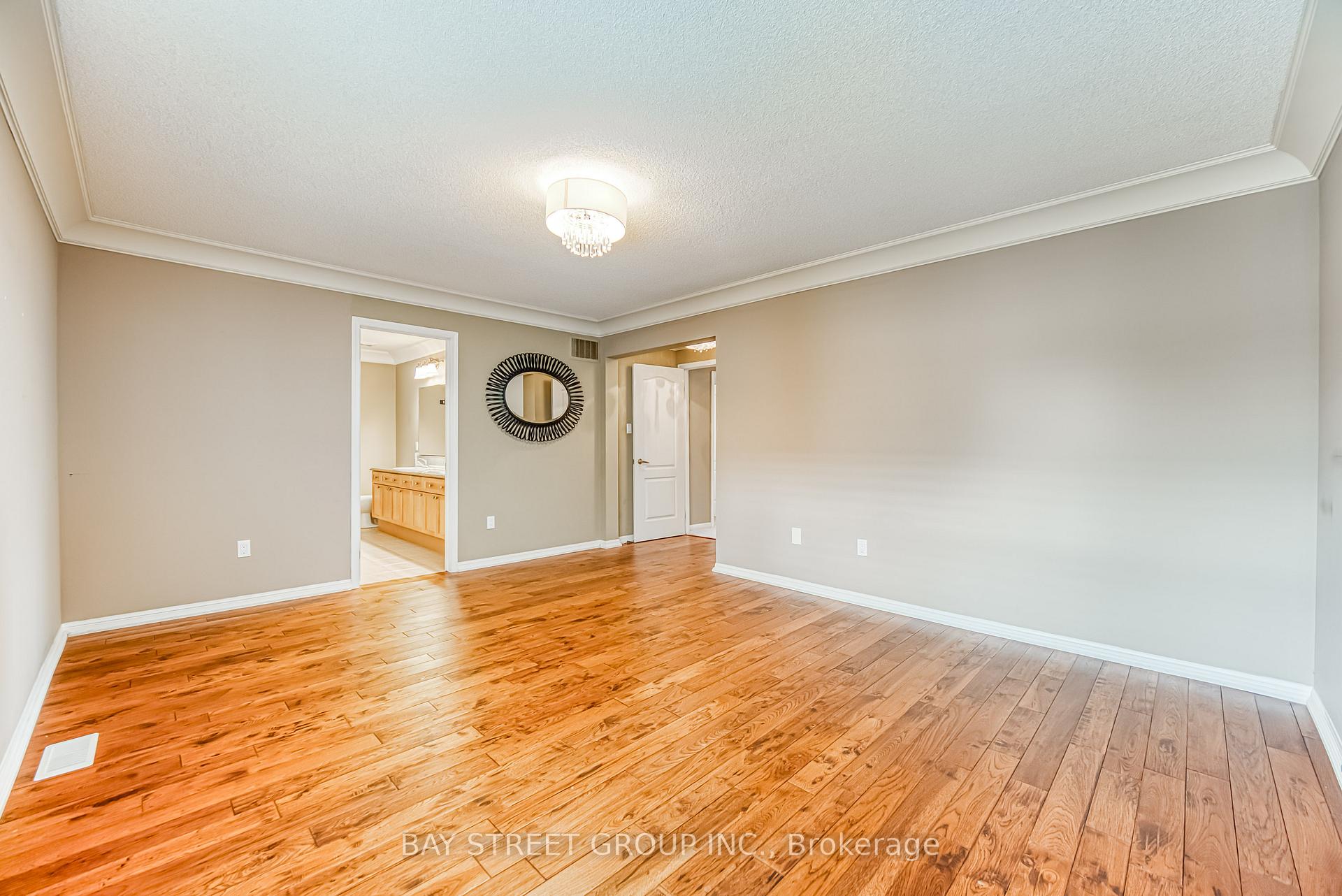 Photo 25 of 604 Mavrinac Boulevard, Aurora, Bayview Northeast — HOMEH