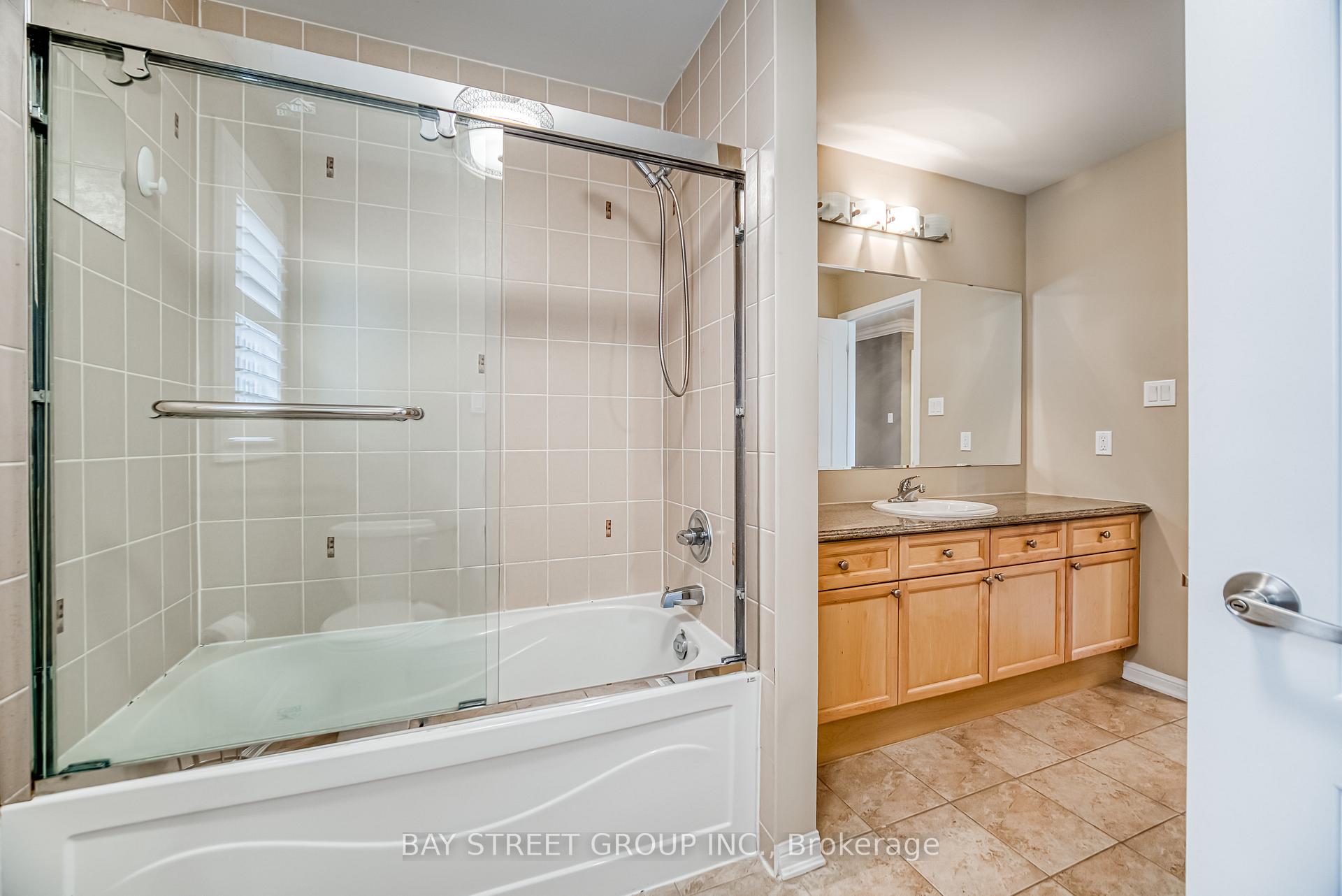 Photo 32 of 604 Mavrinac Boulevard, Aurora, Bayview Northeast — HOMEH