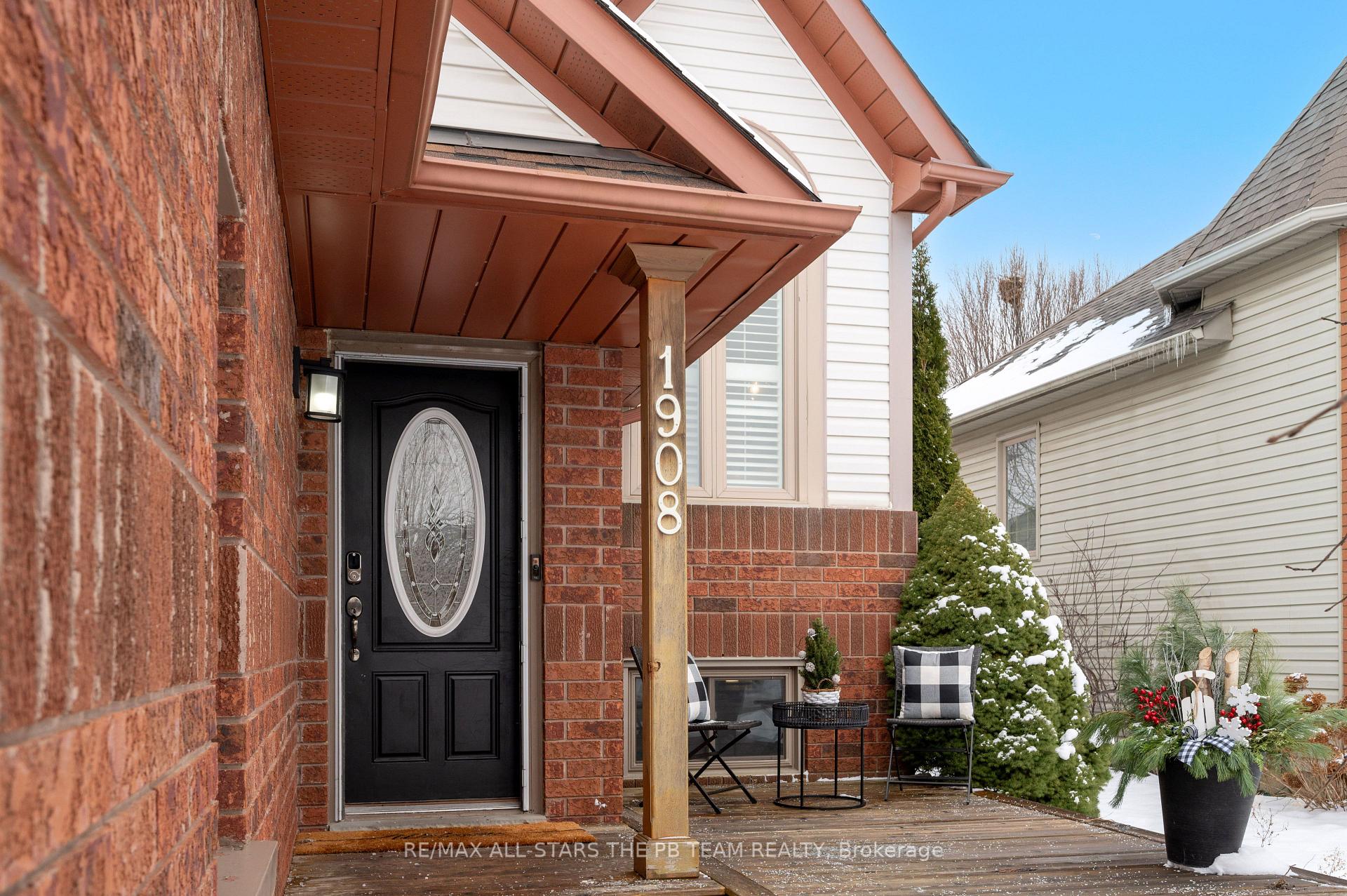 Photo 3 of 1908 Edenwood Drive, Oshawa, Samac — HOMEH