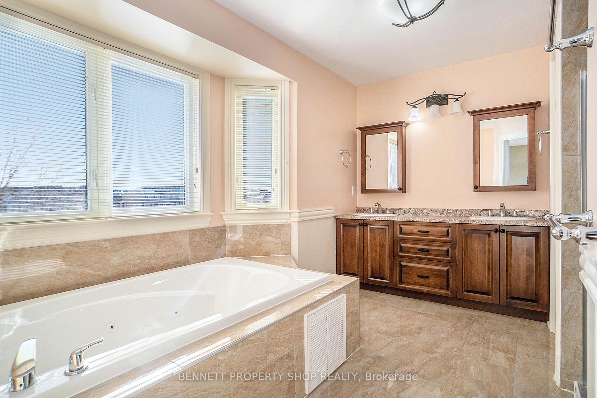 Photo 11 of 292 Bert Hall Street, Arnprior — HOMEH