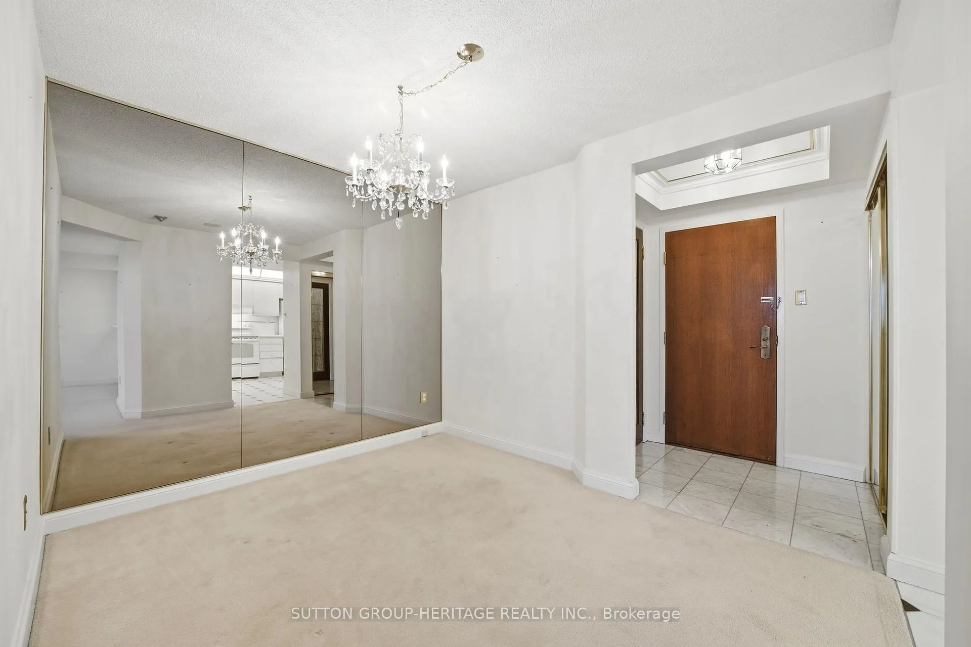 Photo 4 of Unit 1405, 24 Hanover Road, Brampton, Queen Street Corridor — HOMEH
