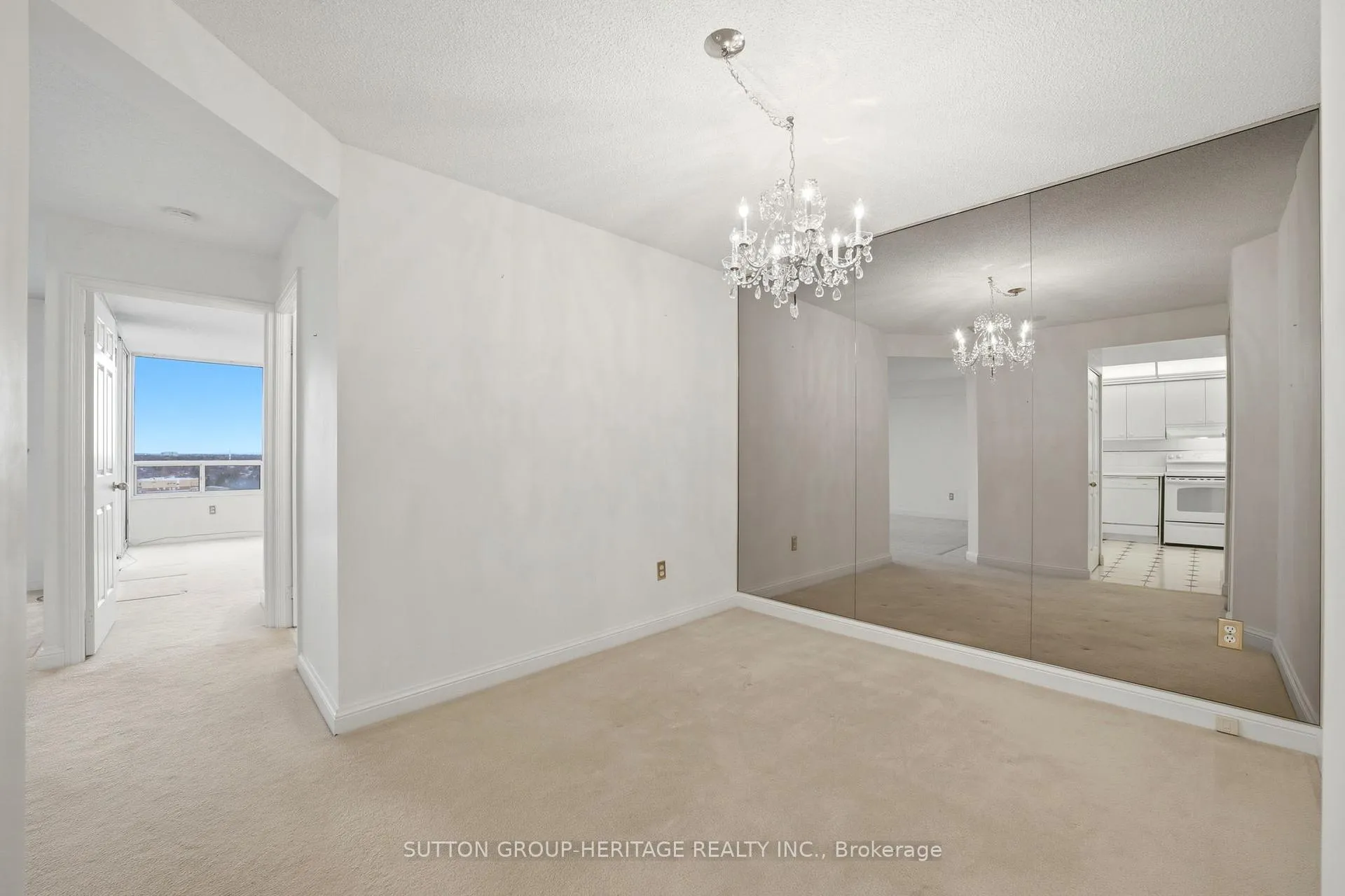 Photo 5 of Unit 1405, 24 Hanover Road, Brampton, Queen Street Corridor — HOMEH