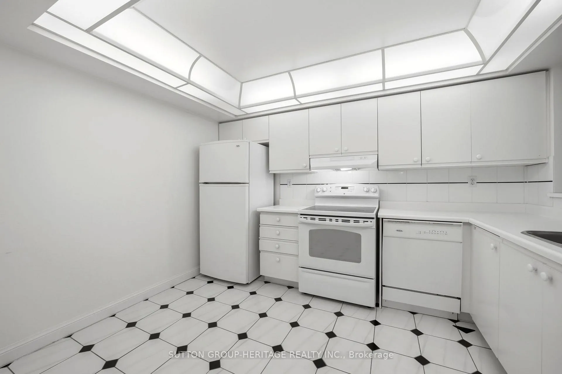Photo 7 of Unit 1405, 24 Hanover Road, Brampton, Queen Street Corridor — HOMEH