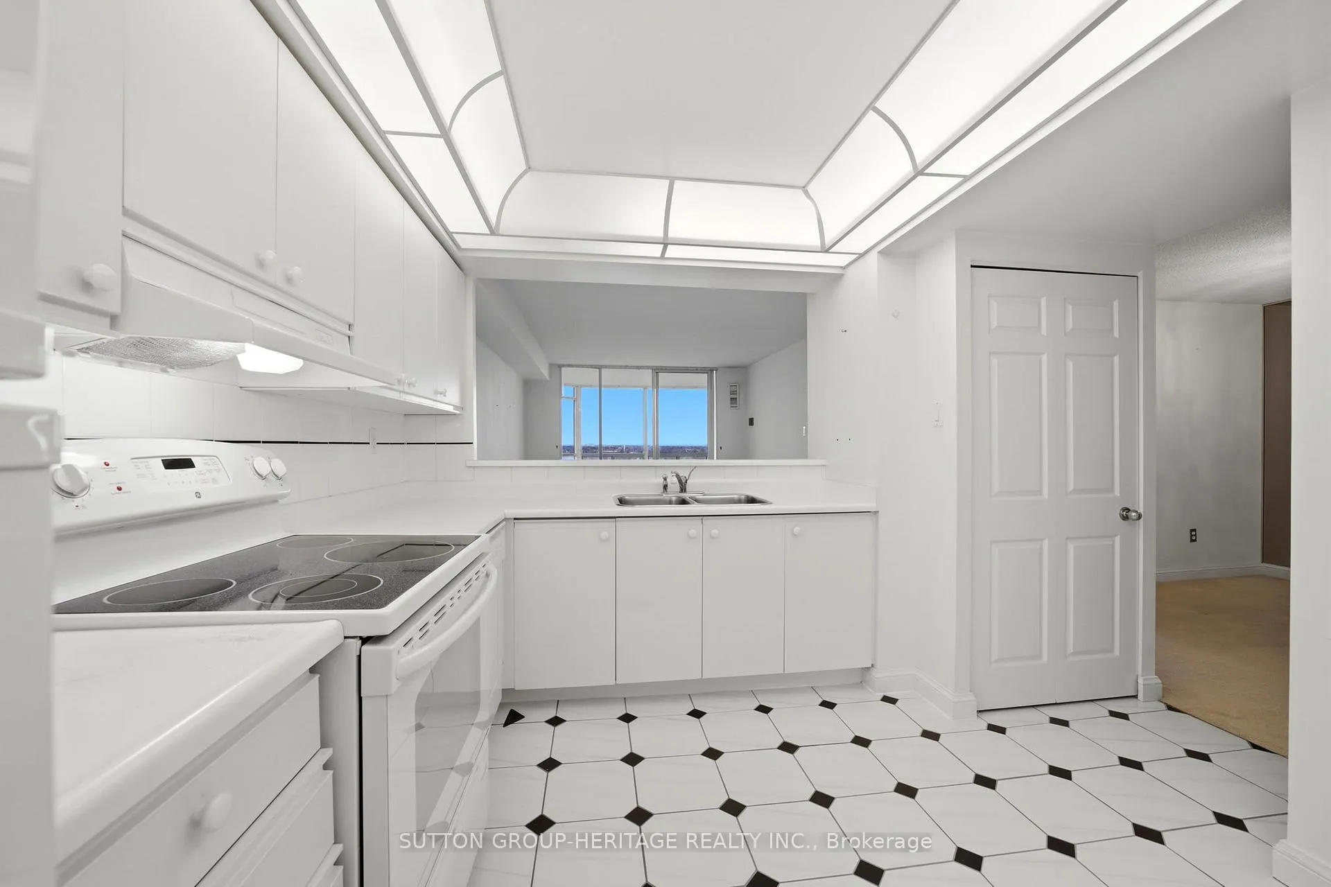 Photo 9 of Unit 1405, 24 Hanover Road, Brampton, Queen Street Corridor — HOMEH
