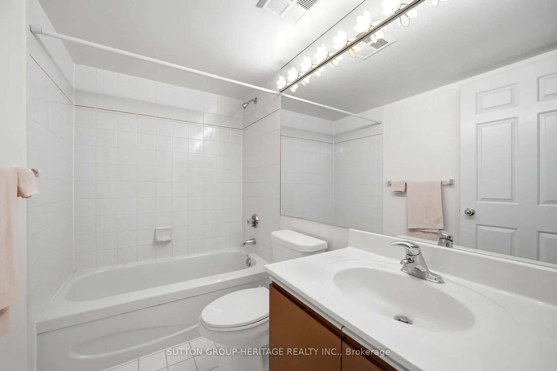 Photo 22 of Unit 1405, 24 Hanover Road, Brampton, Queen Street Corridor — HOMEH