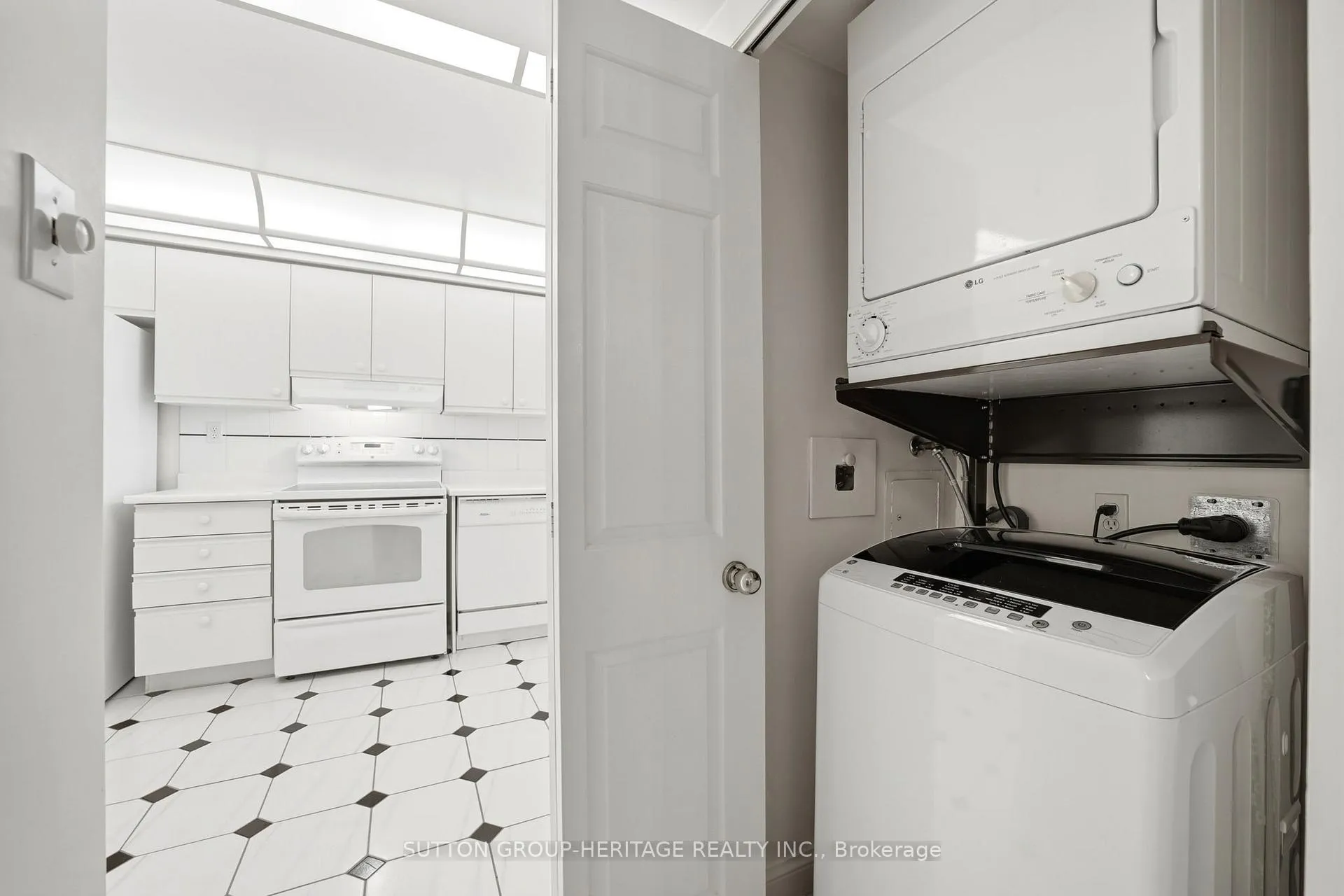 Photo 23 of Unit 1405, 24 Hanover Road, Brampton, Queen Street Corridor — HOMEH