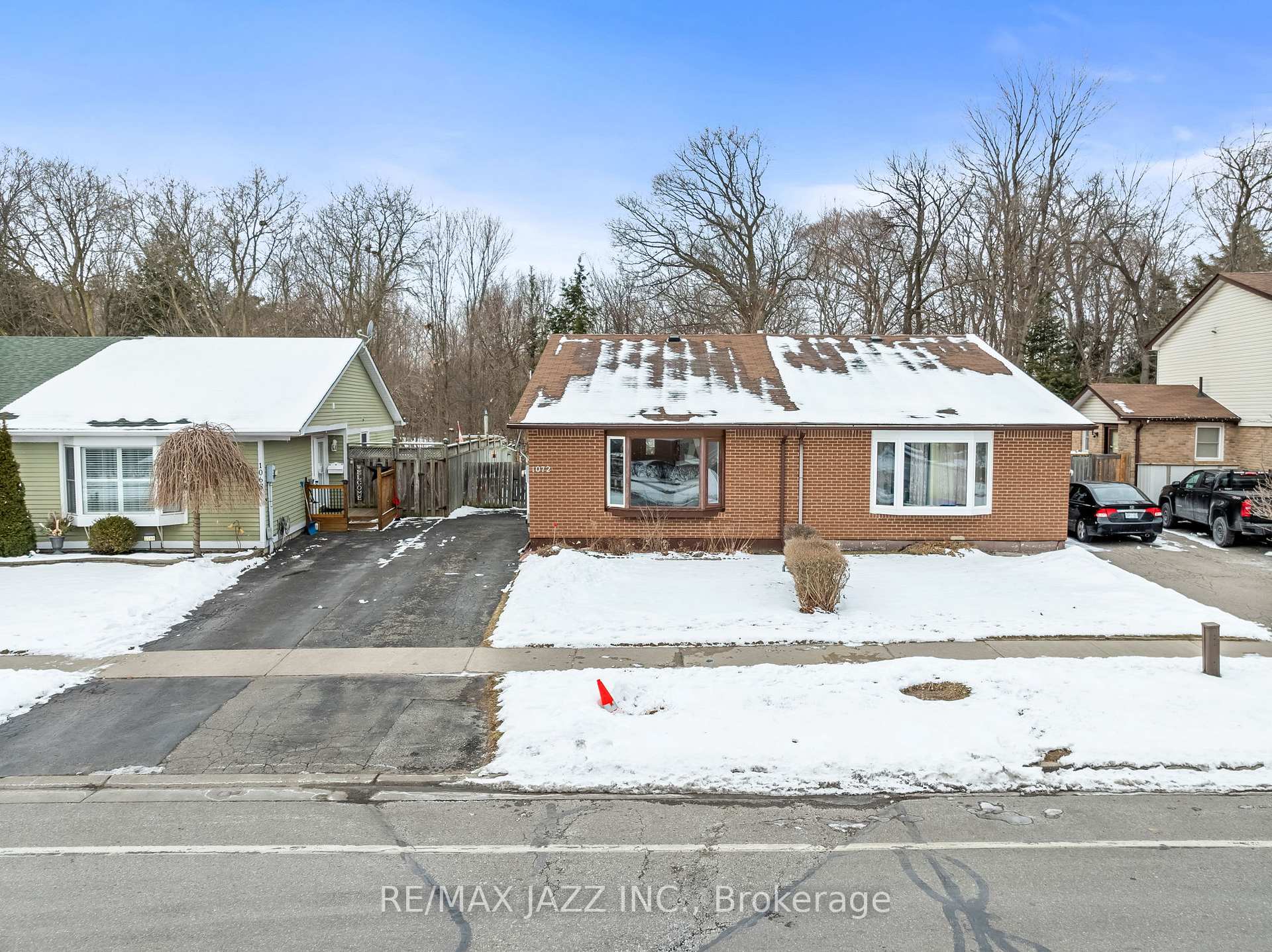 Photo 2 of 1072 Central Park Boulevard N, Oshawa, Centennial — HOMEH