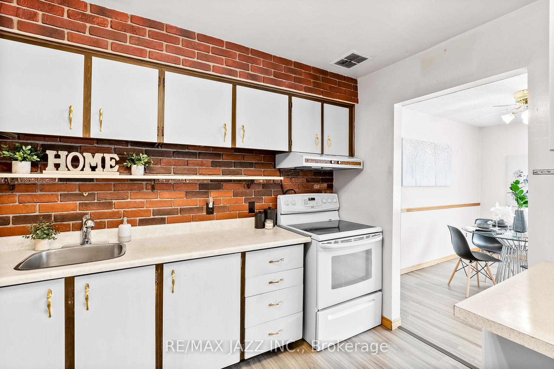 Photo 11 of 1072 Central Park Boulevard N, Oshawa, Centennial — HOMEH