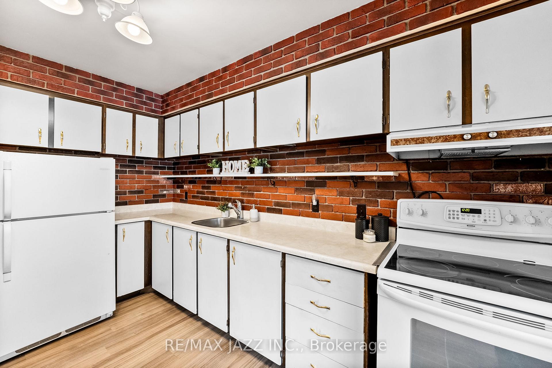 Photo 12 of 1072 Central Park Boulevard N, Oshawa, Centennial — HOMEH