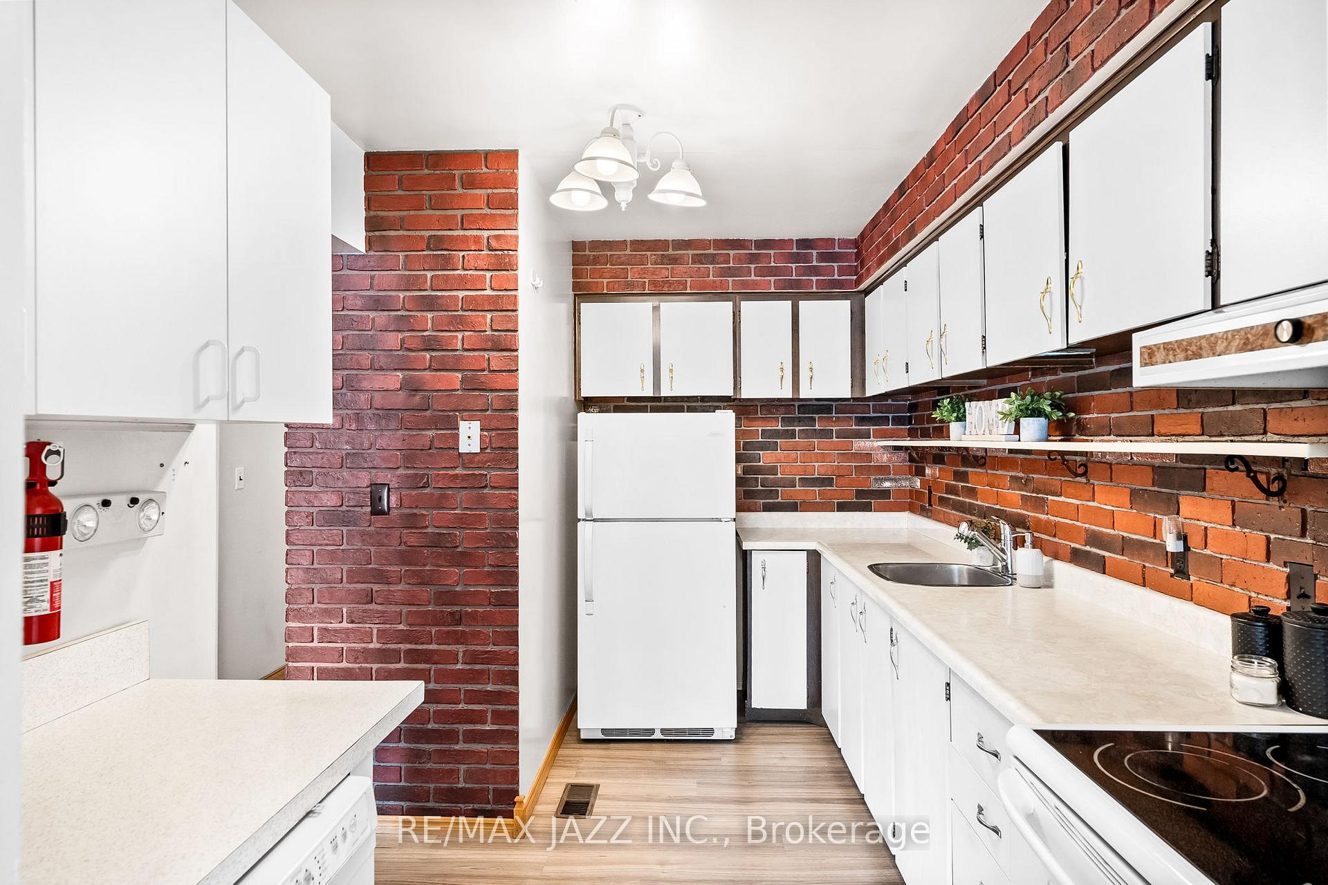 Photo 13 of 1072 Central Park Boulevard N, Oshawa, Centennial — HOMEH