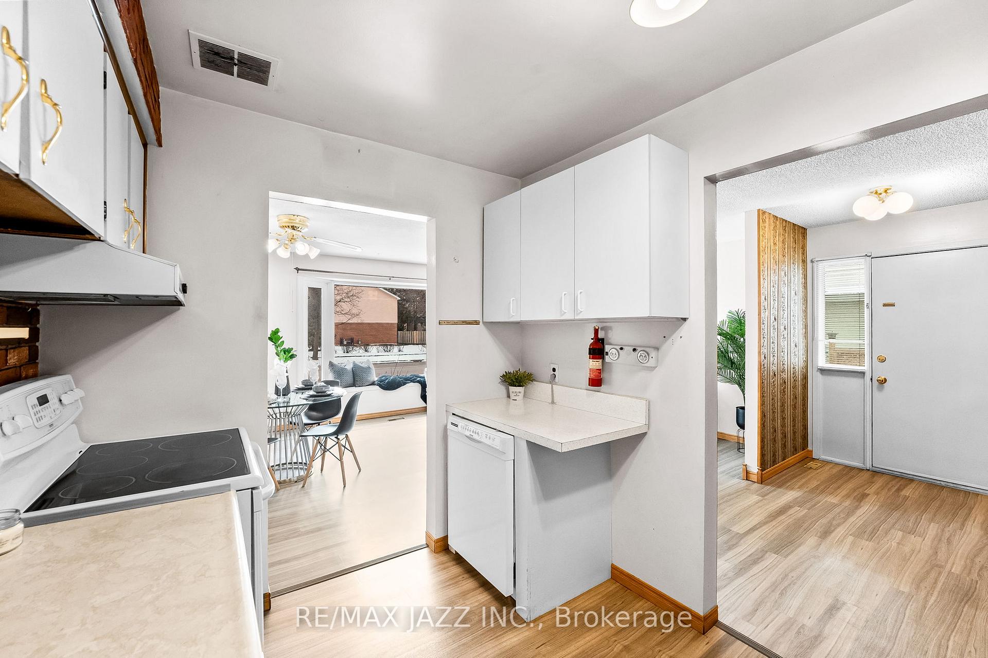 Photo 14 of 1072 Central Park Boulevard N, Oshawa, Centennial — HOMEH