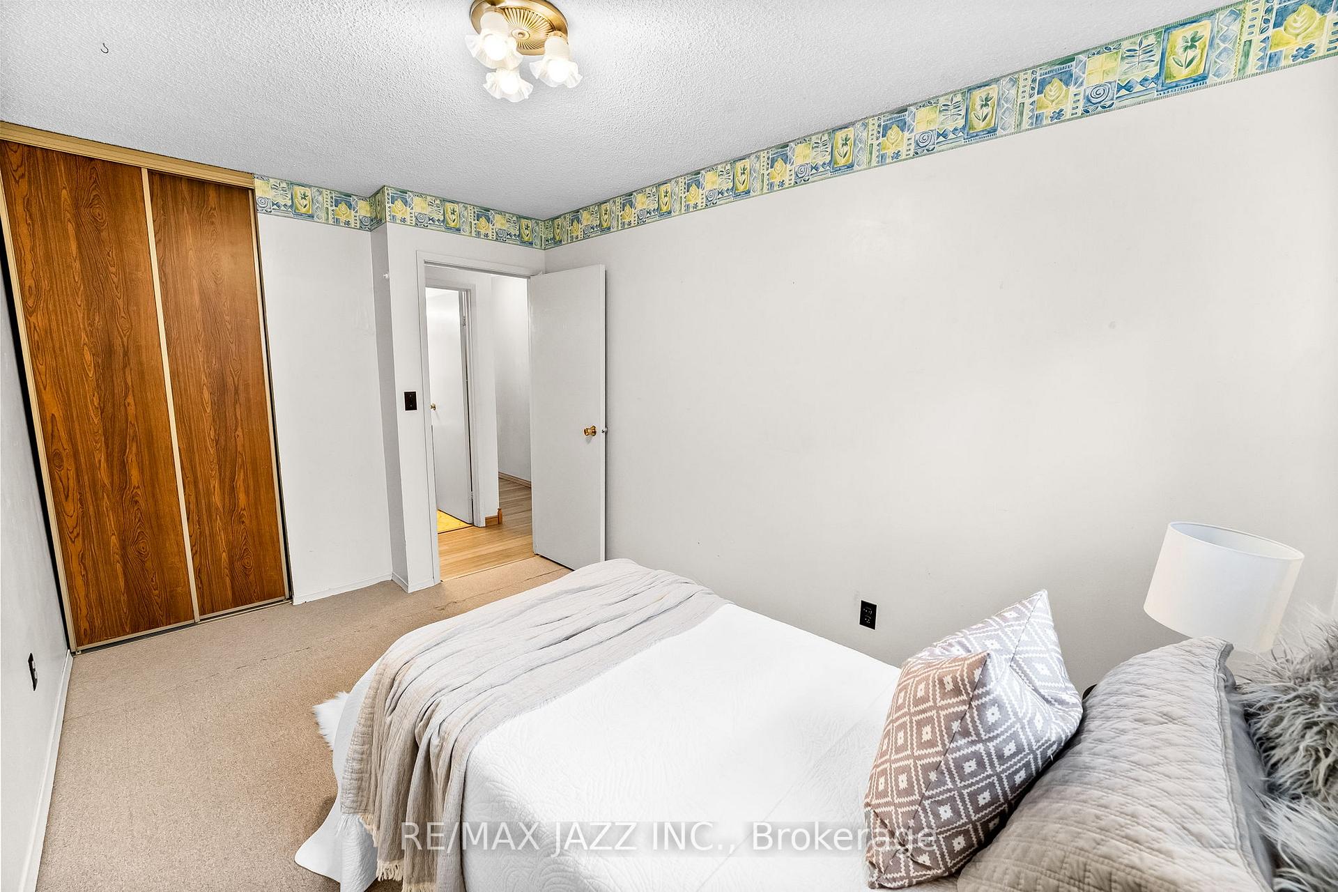 Photo 18 of 1072 Central Park Boulevard N, Oshawa, Centennial — HOMEH