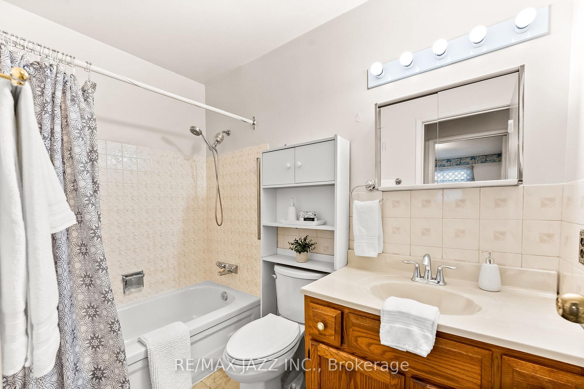 Photo 21 of 1072 Central Park Boulevard N, Oshawa, Centennial — HOMEH