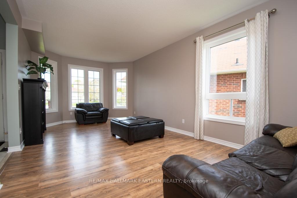 Photo 4 of 962 Baker Street, Peterborough, Northcrest Ward 5 — HOMEH