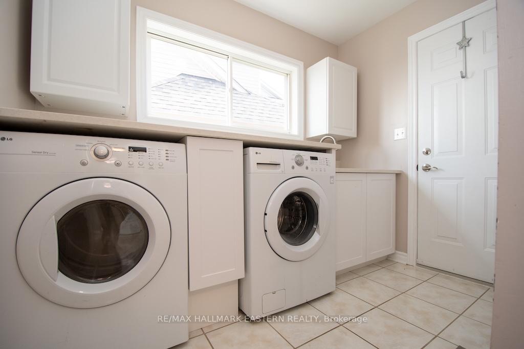 Photo 13 of 962 Baker Street, Peterborough, Northcrest Ward 5 — HOMEH