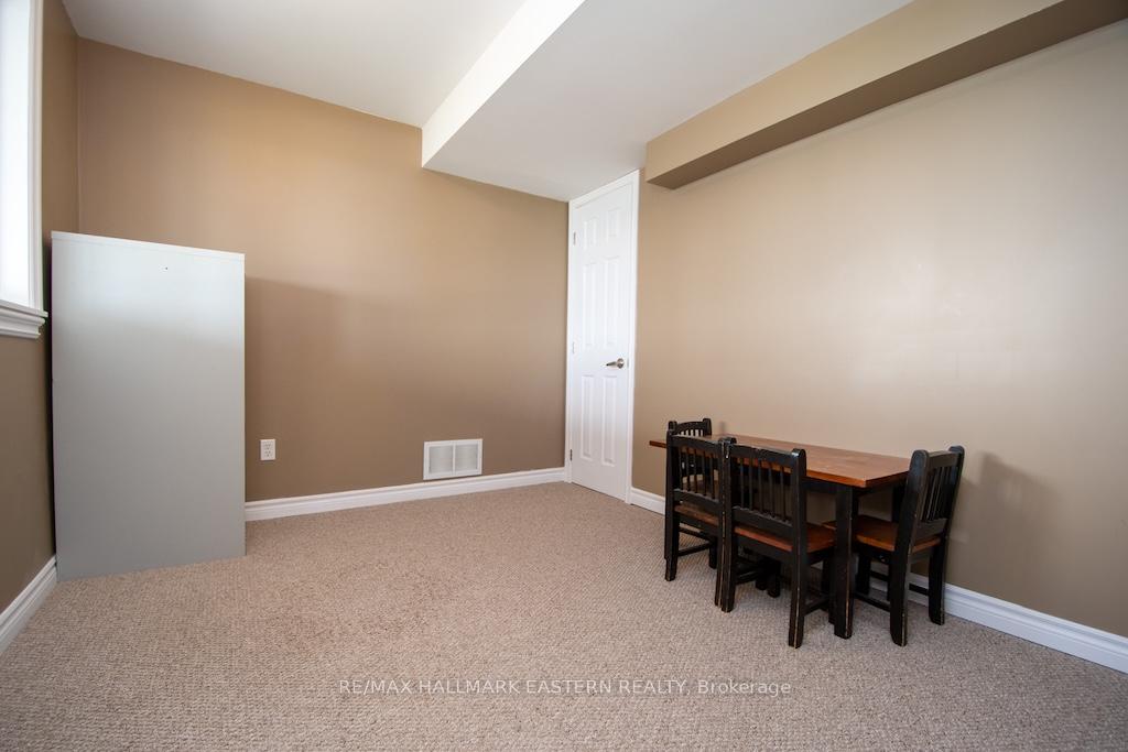 Photo 32 of 962 Baker Street, Peterborough, Northcrest Ward 5 — HOMEH