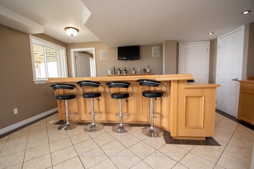 Photo 35 of 962 Baker Street, Peterborough, Northcrest Ward 5 — HOMEH
