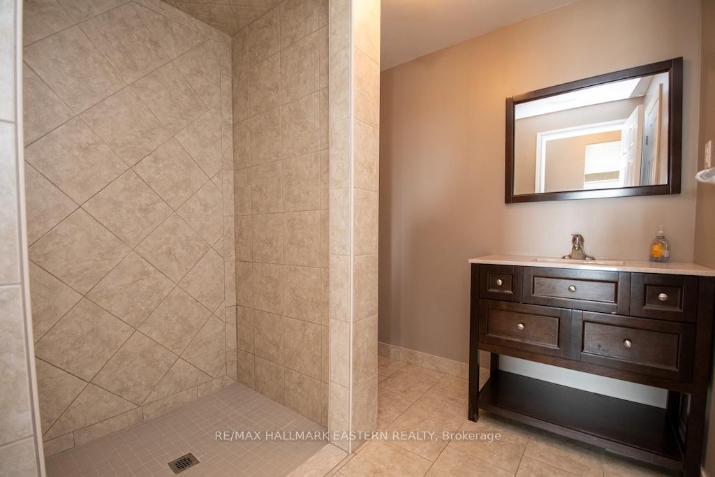 Photo 41 of 962 Baker Street, Peterborough, Northcrest Ward 5 — HOMEH