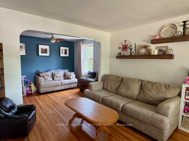 Photo 3 of 1110 Hayes Street, Peterborough, Otonabee Ward 1 — HOMEH