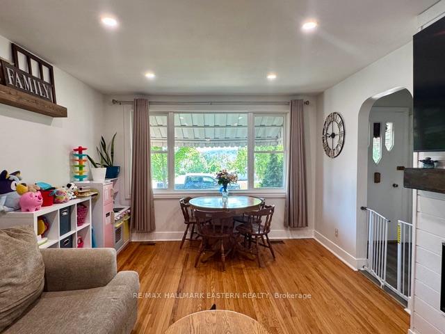 Photo 5 of 1110 Hayes Street, Peterborough, Otonabee Ward 1 — HOMEH