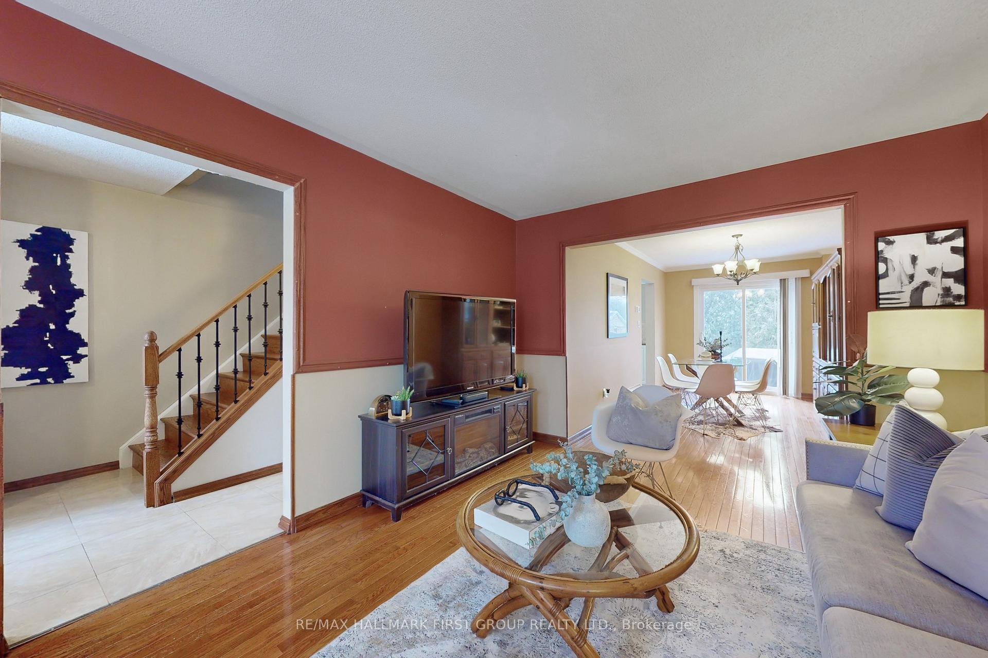 Photo 7 of 552 Lancelot Crescent, Oshawa, Eastdale — HOMEH