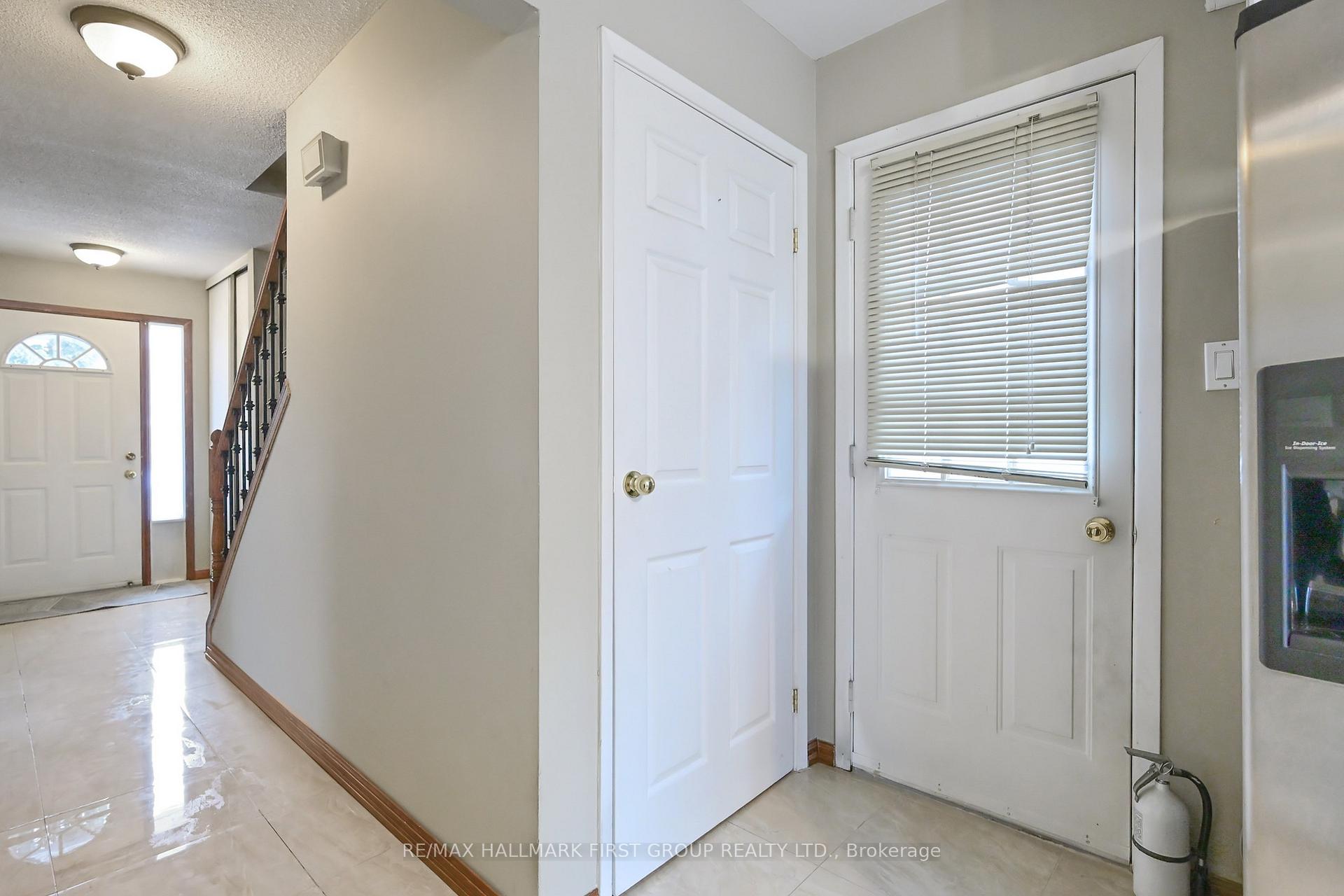 Photo 17 of 552 Lancelot Crescent, Oshawa, Eastdale — HOMEH