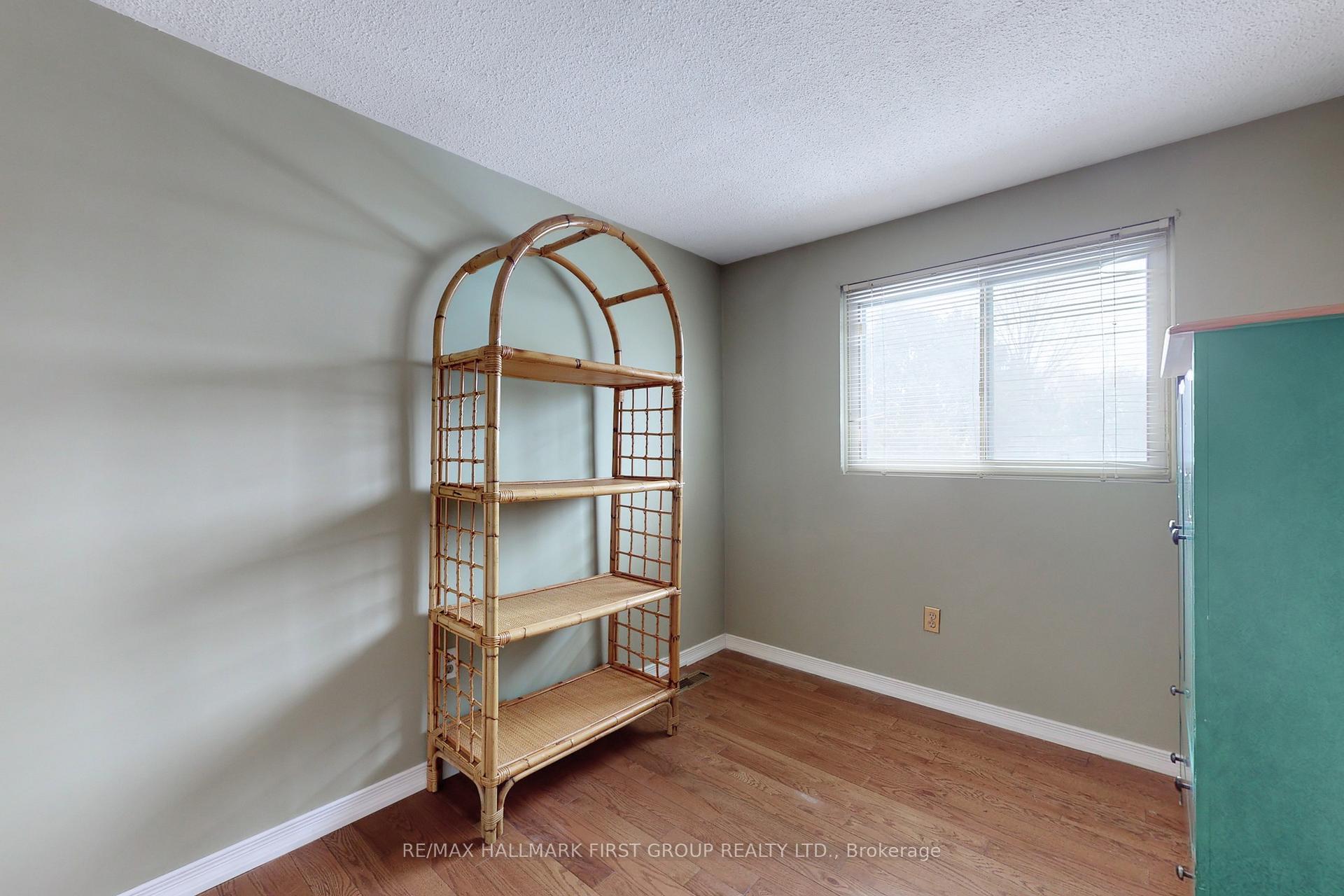 Photo 30 of 552 Lancelot Crescent, Oshawa, Eastdale — HOMEH