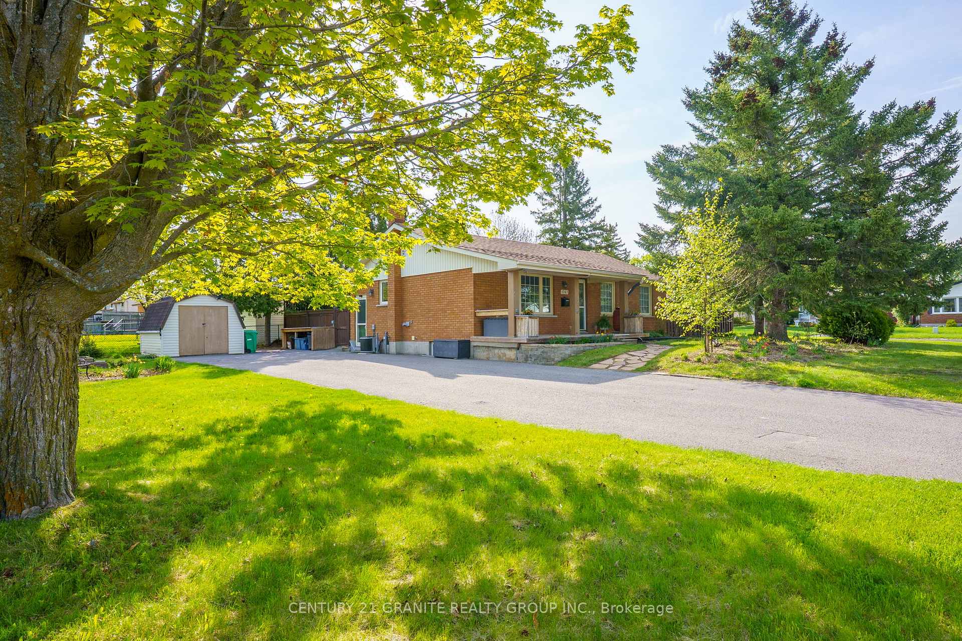 Photo 1 of 1767 Redwood Drive, Peterborough, Monaghan Ward 2 — HOMEH