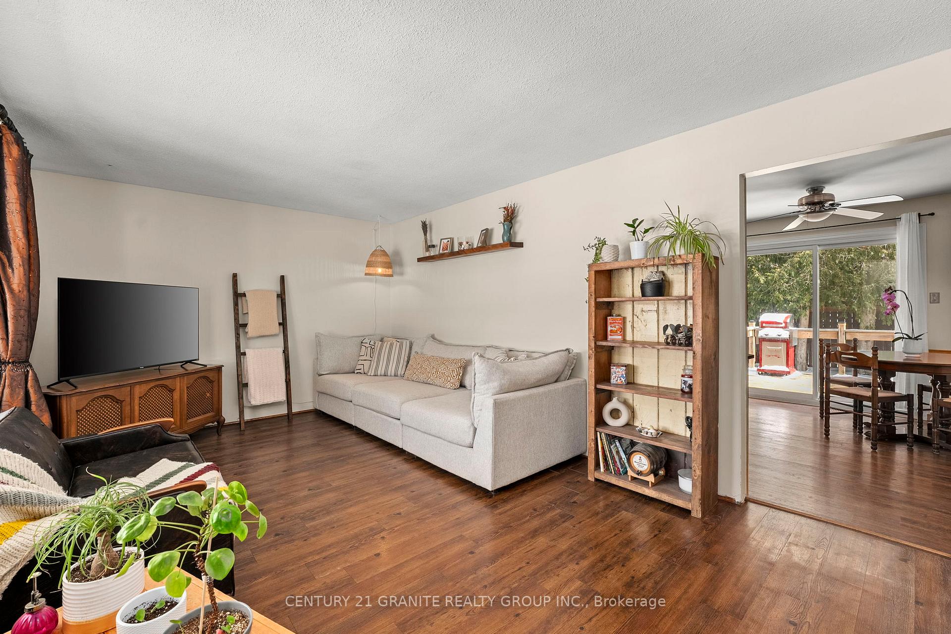 Photo 5 of 1767 Redwood Drive, Peterborough, Monaghan Ward 2 — HOMEH