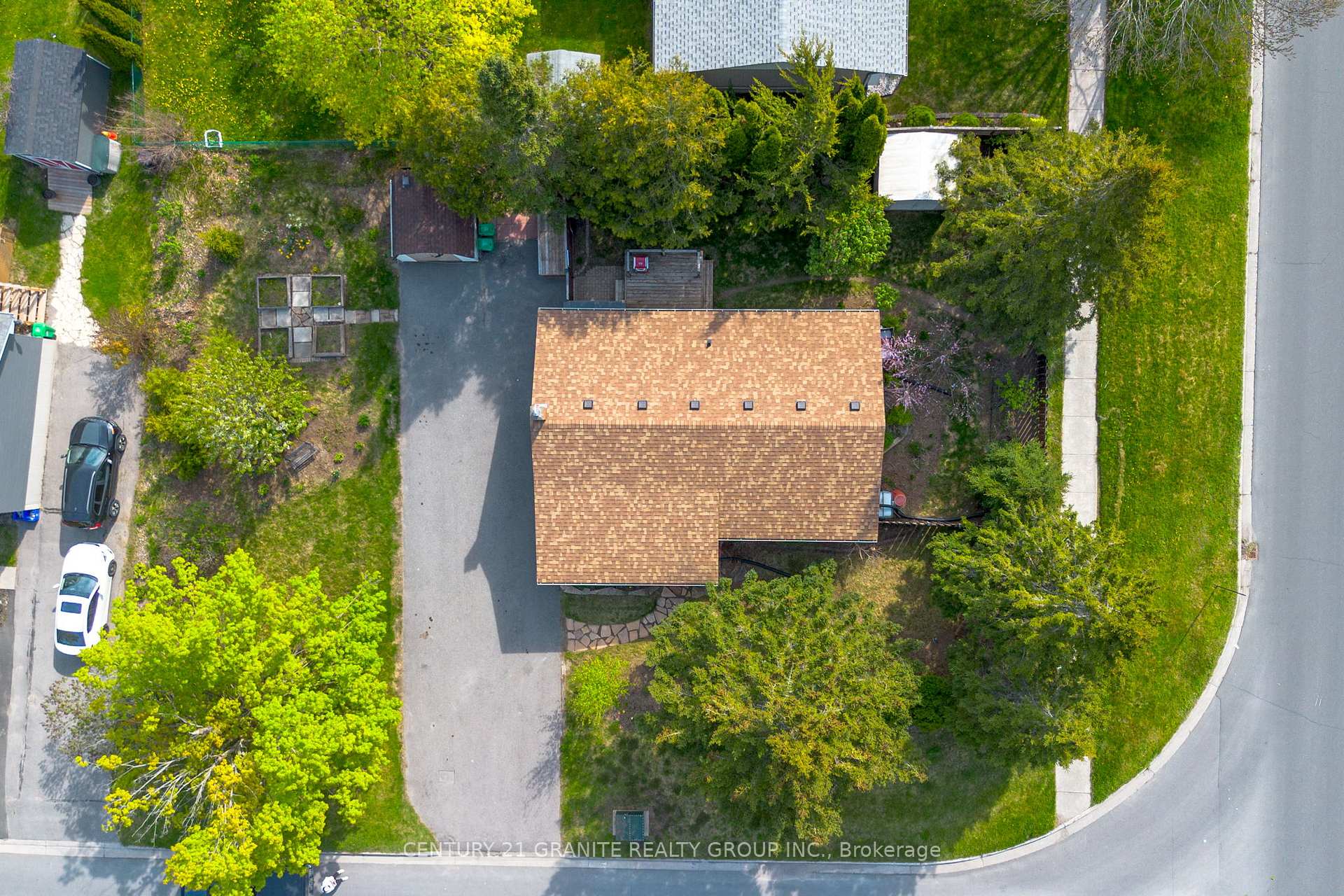 Photo 35 of 1767 Redwood Drive, Peterborough, Monaghan Ward 2 — HOMEH