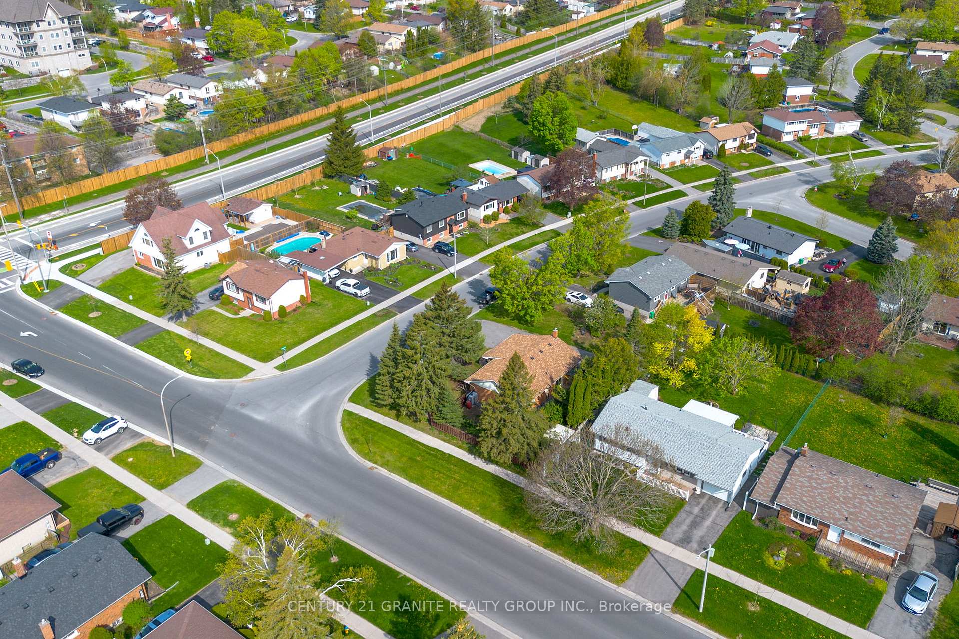 Photo 39 of 1767 Redwood Drive, Peterborough, Monaghan Ward 2 — HOMEH