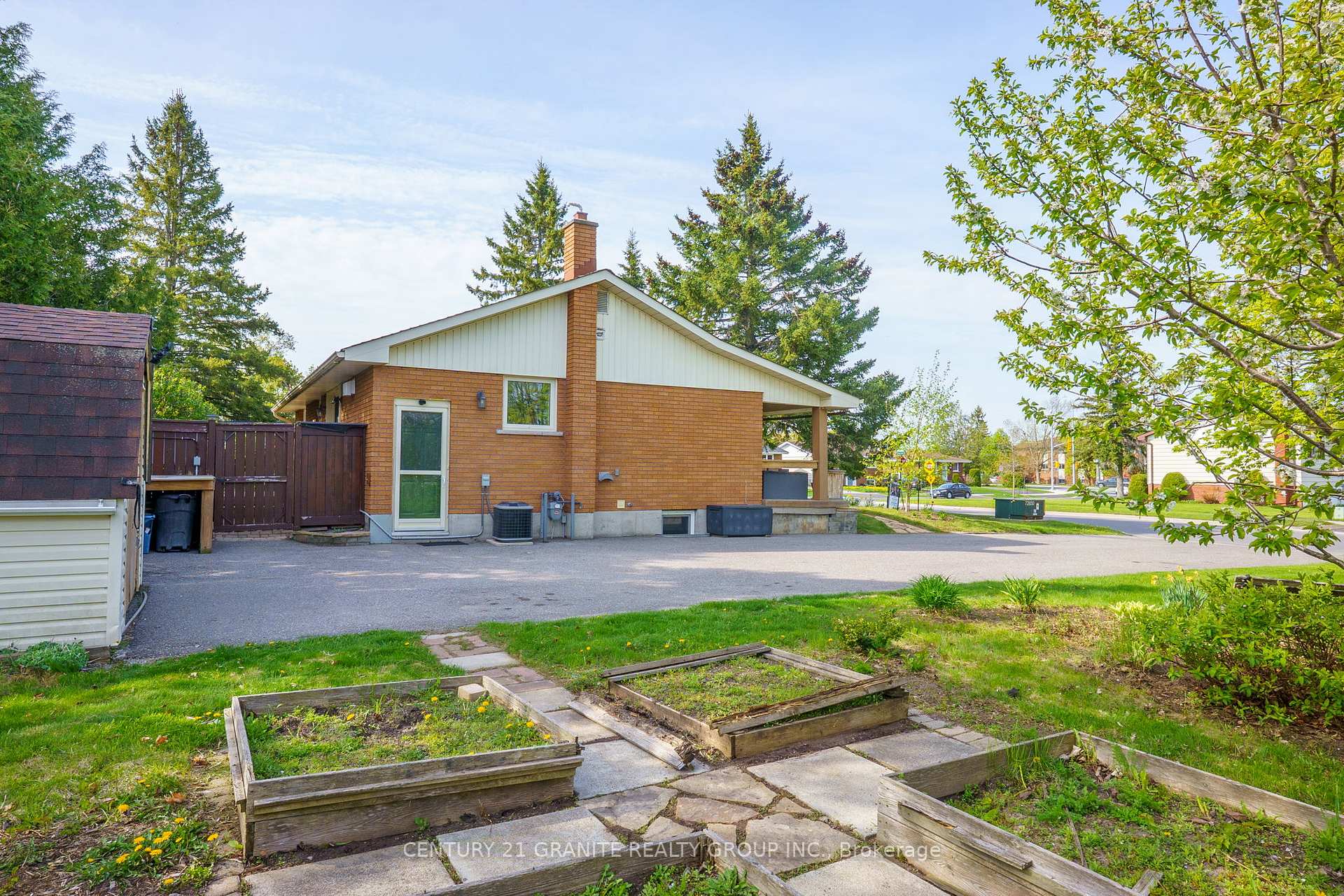 Photo 40 of 1767 Redwood Drive, Peterborough, Monaghan Ward 2 — HOMEH
