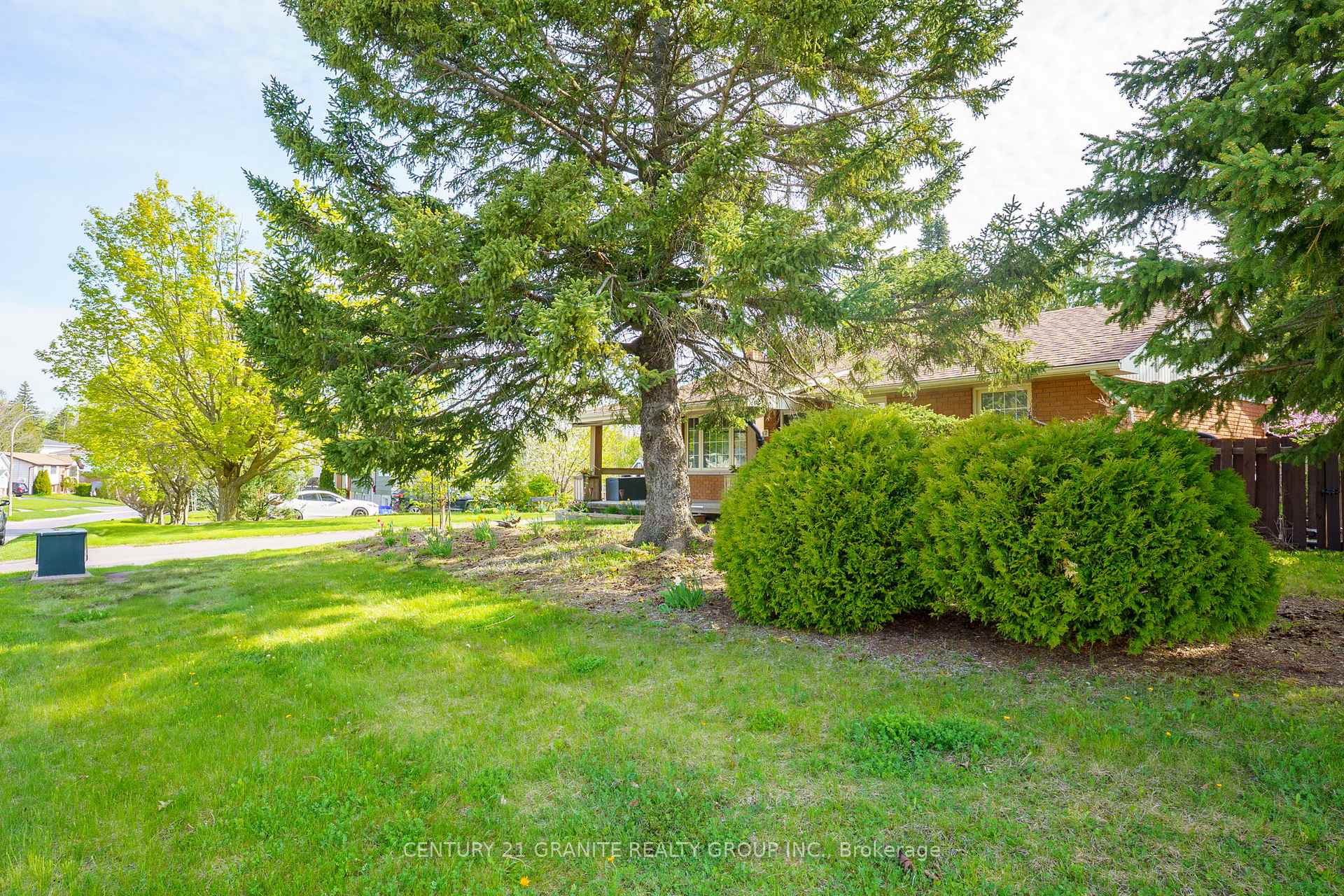 Photo 47 of 1767 Redwood Drive, Peterborough, Monaghan Ward 2 — HOMEH