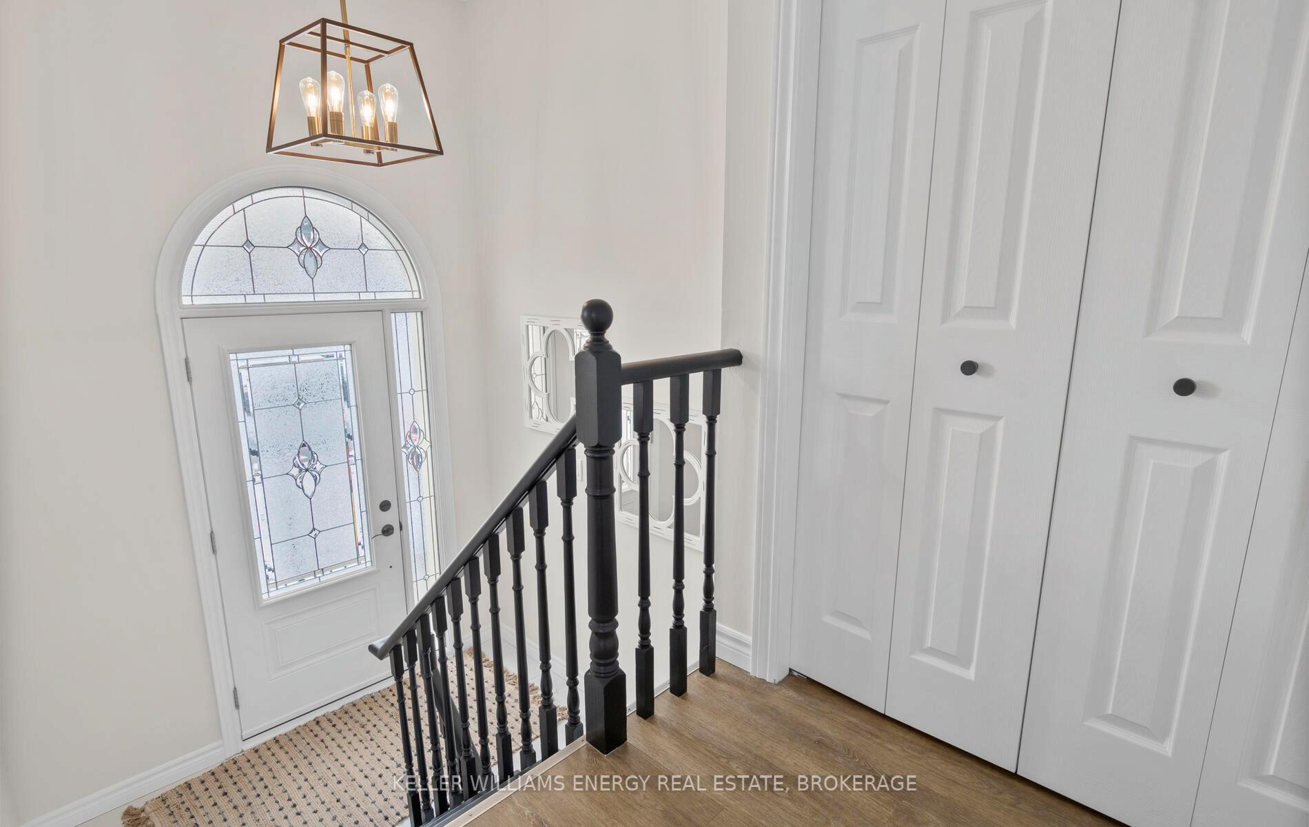 Photo 2 of 222 Overbank Drive, Oshawa, McLaughlin — HOMEH