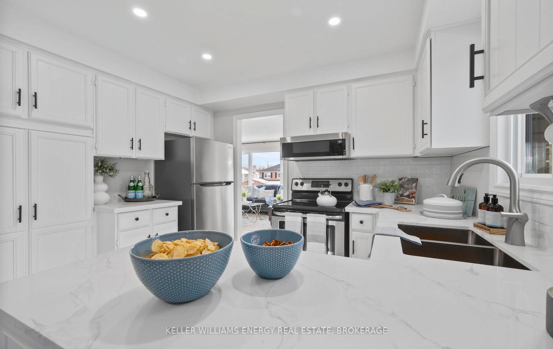 Photo 10 of 222 Overbank Drive, Oshawa, McLaughlin — HOMEH