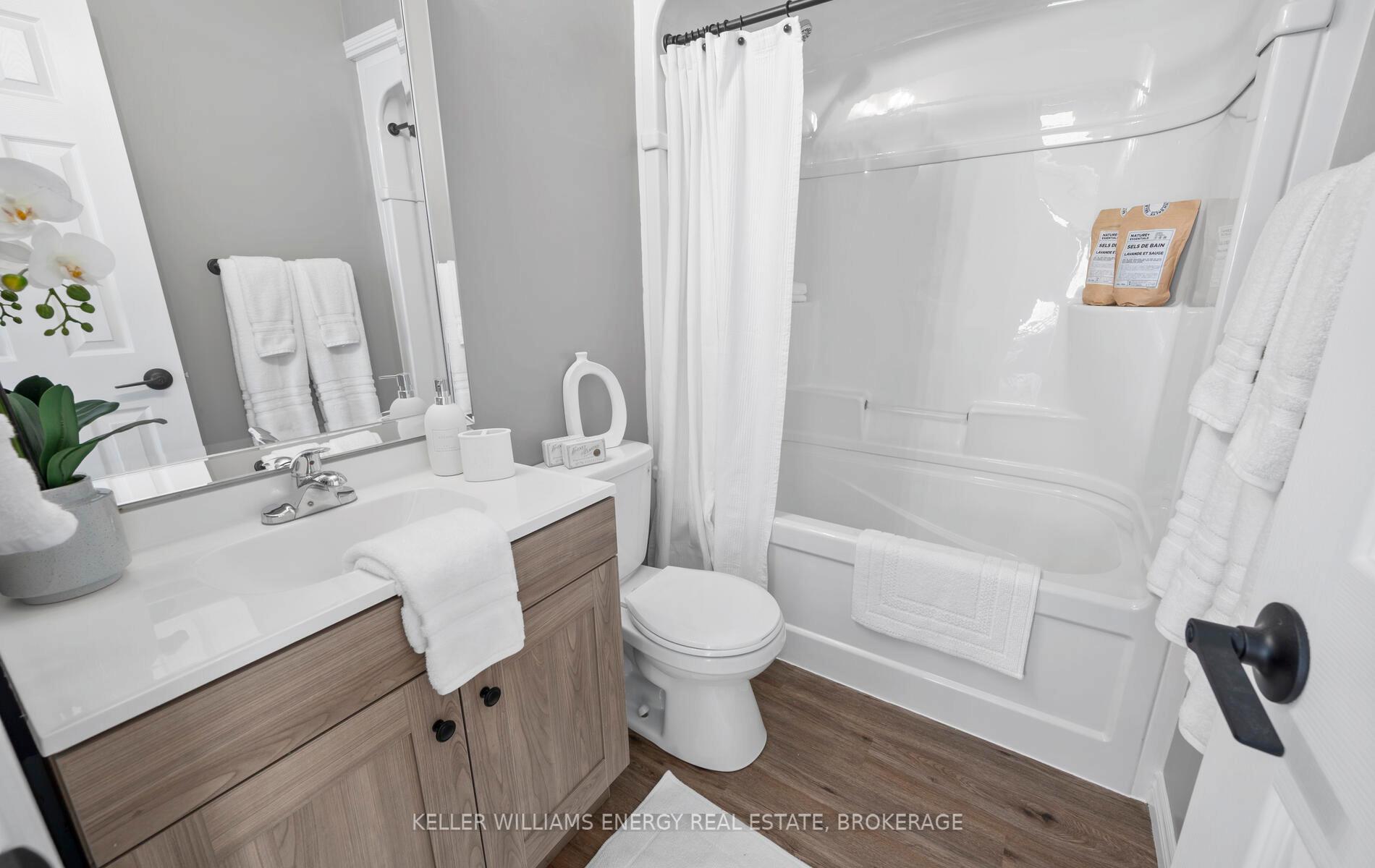 Photo 19 of 222 Overbank Drive, Oshawa, McLaughlin — HOMEH