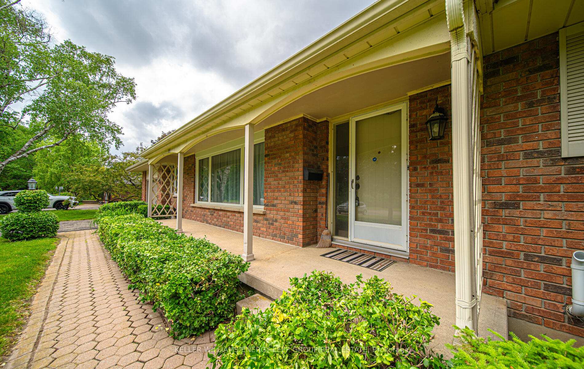Photo 3 of 336 Conlin Road E, Oshawa, Kedron — HOMEH