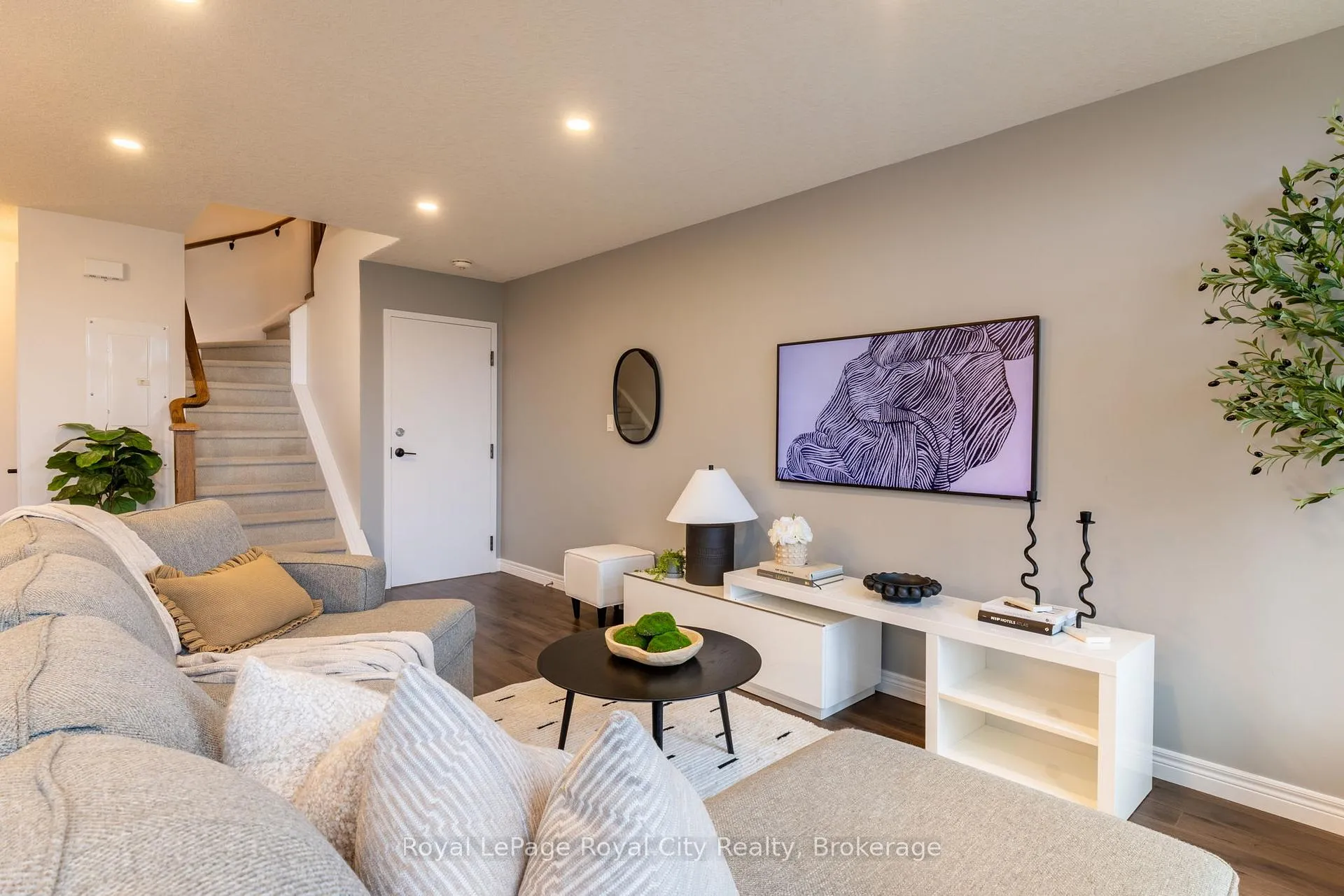 Photo 6 of Unit 316, 333 Gosling Gardens, Guelph, Clairfields/Hanlon Business Park — HOMEH