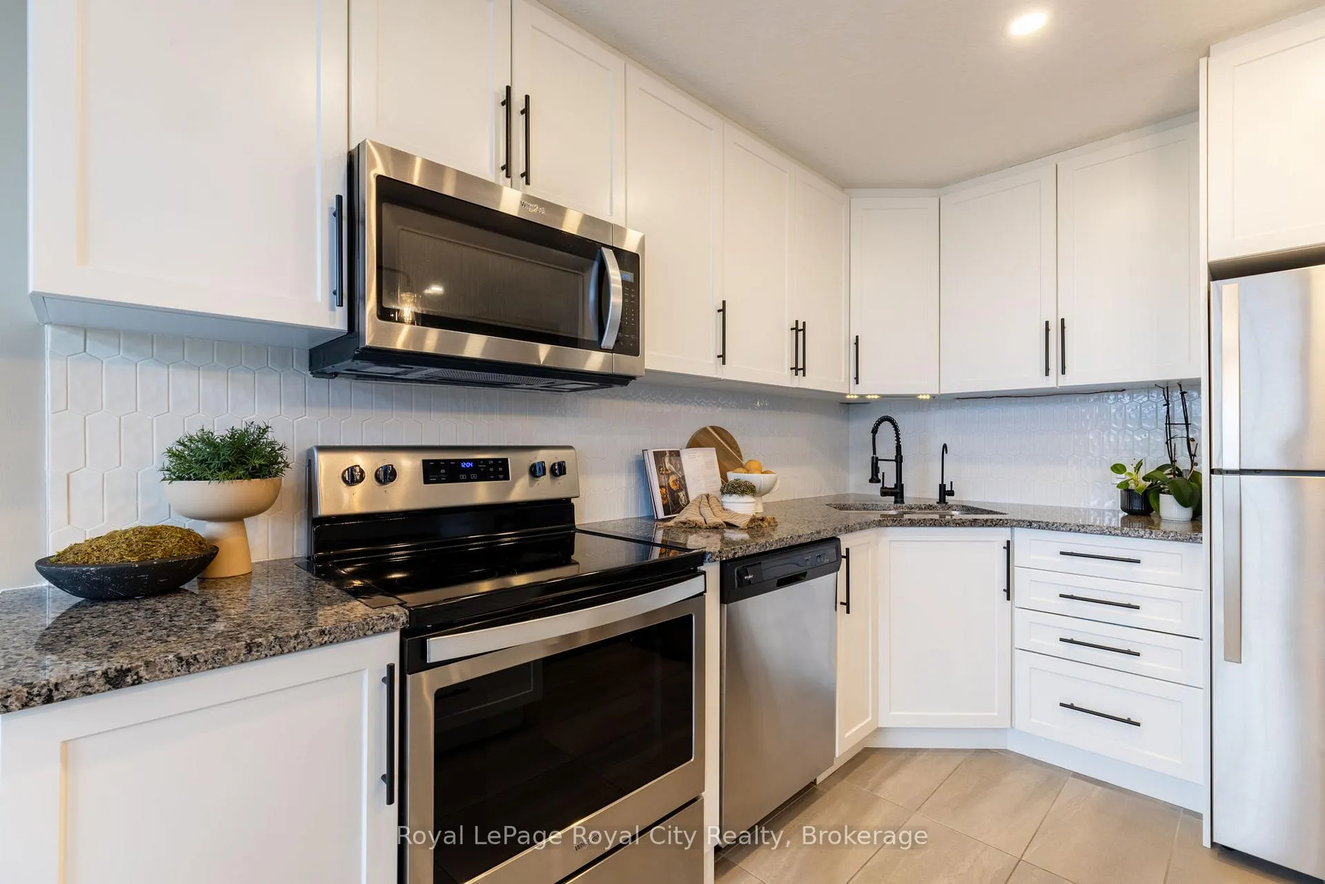 Photo 11 of Unit 316, 333 Gosling Gardens, Guelph, Clairfields/Hanlon Business Park — HOMEH