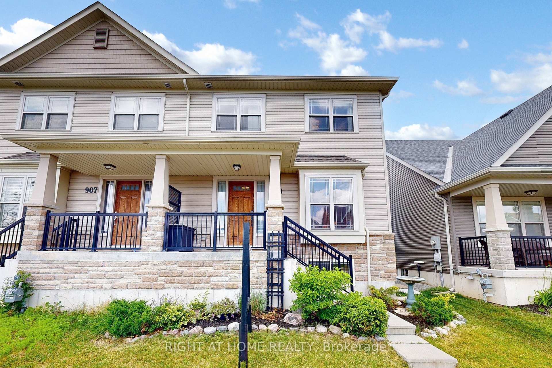 Photo 2 of 909 Broadway Boulevard, Peterborough, Northcrest Ward 5 — HOMEH