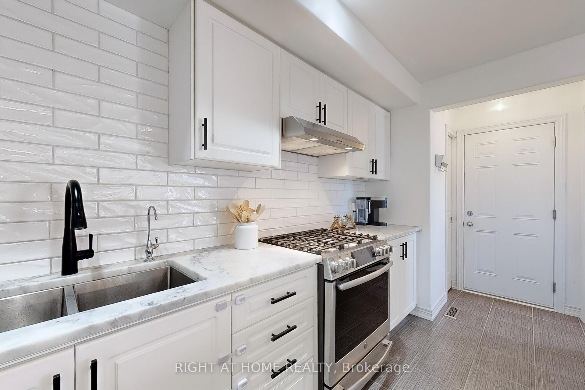 Photo 17 of 909 Broadway Boulevard, Peterborough, Northcrest Ward 5 — HOMEH