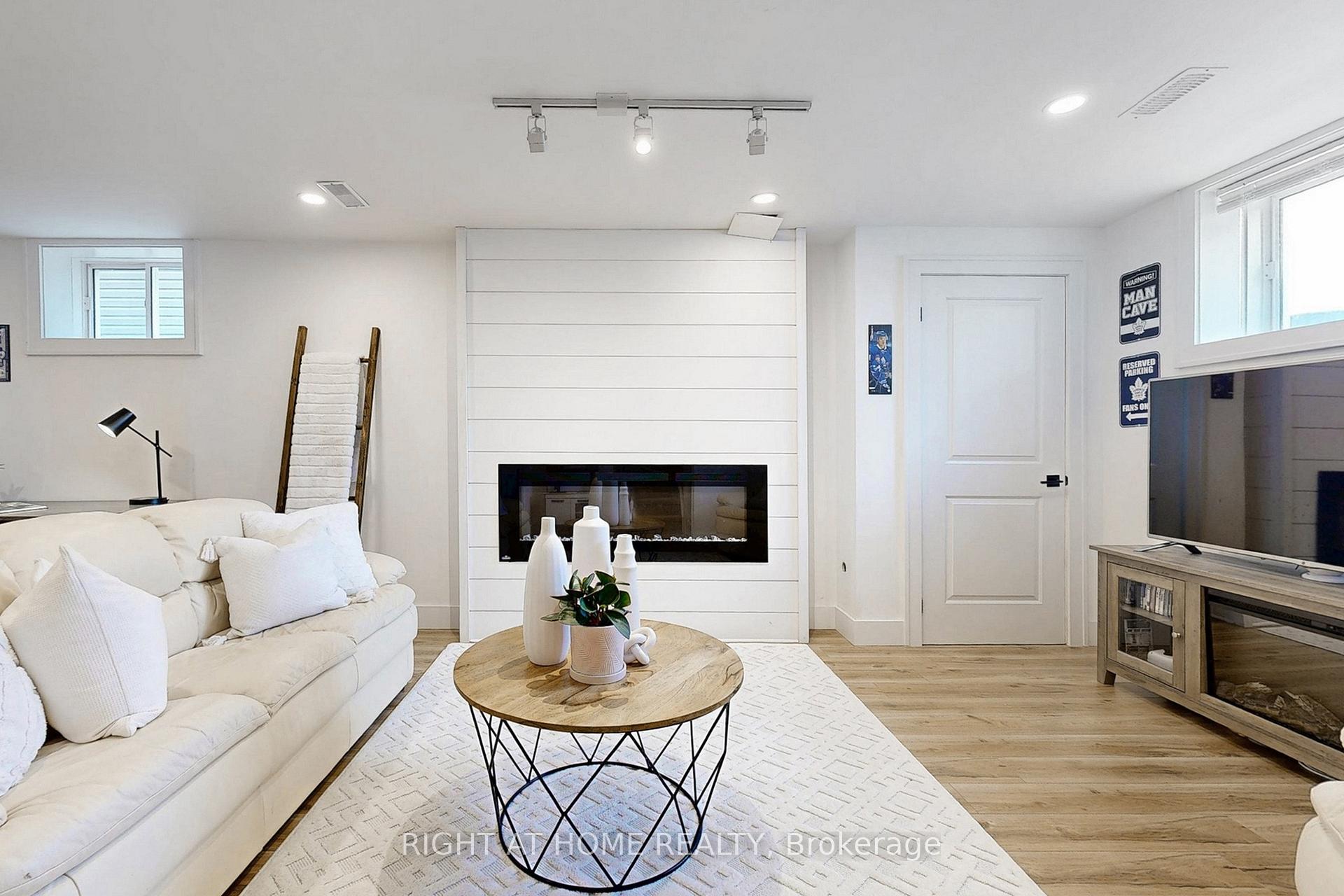 Photo 32 of 909 Broadway Boulevard, Peterborough, Northcrest Ward 5 — HOMEH
