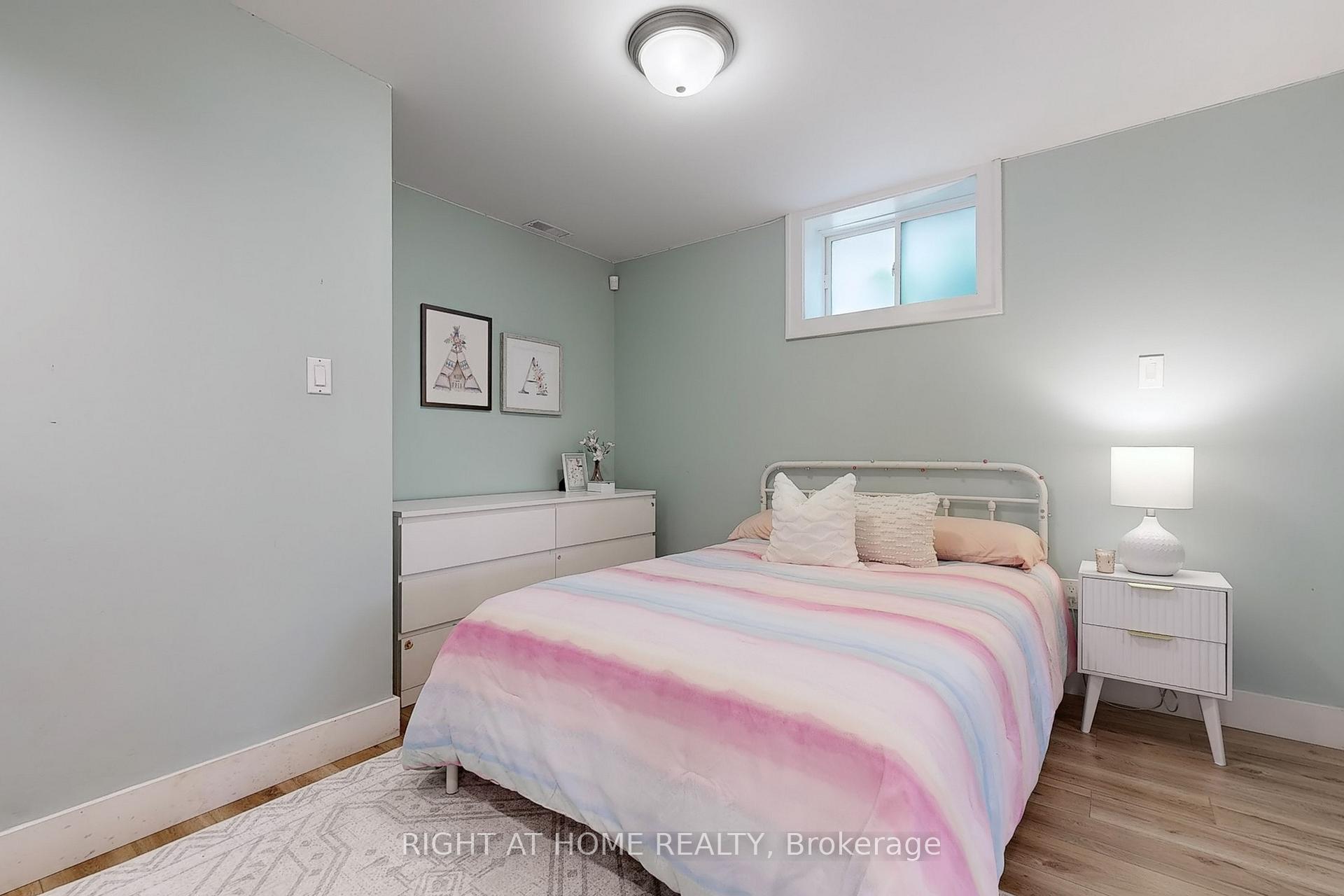 Photo 35 of 909 Broadway Boulevard, Peterborough, Northcrest Ward 5 — HOMEH
