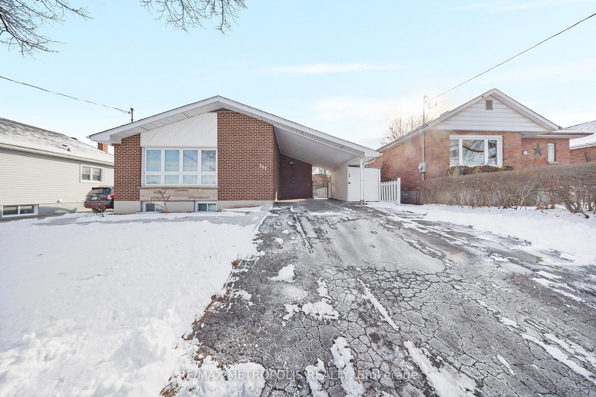 Photo 2 of 327 Ballard Street, Oshawa, Lakeview — HOMEH