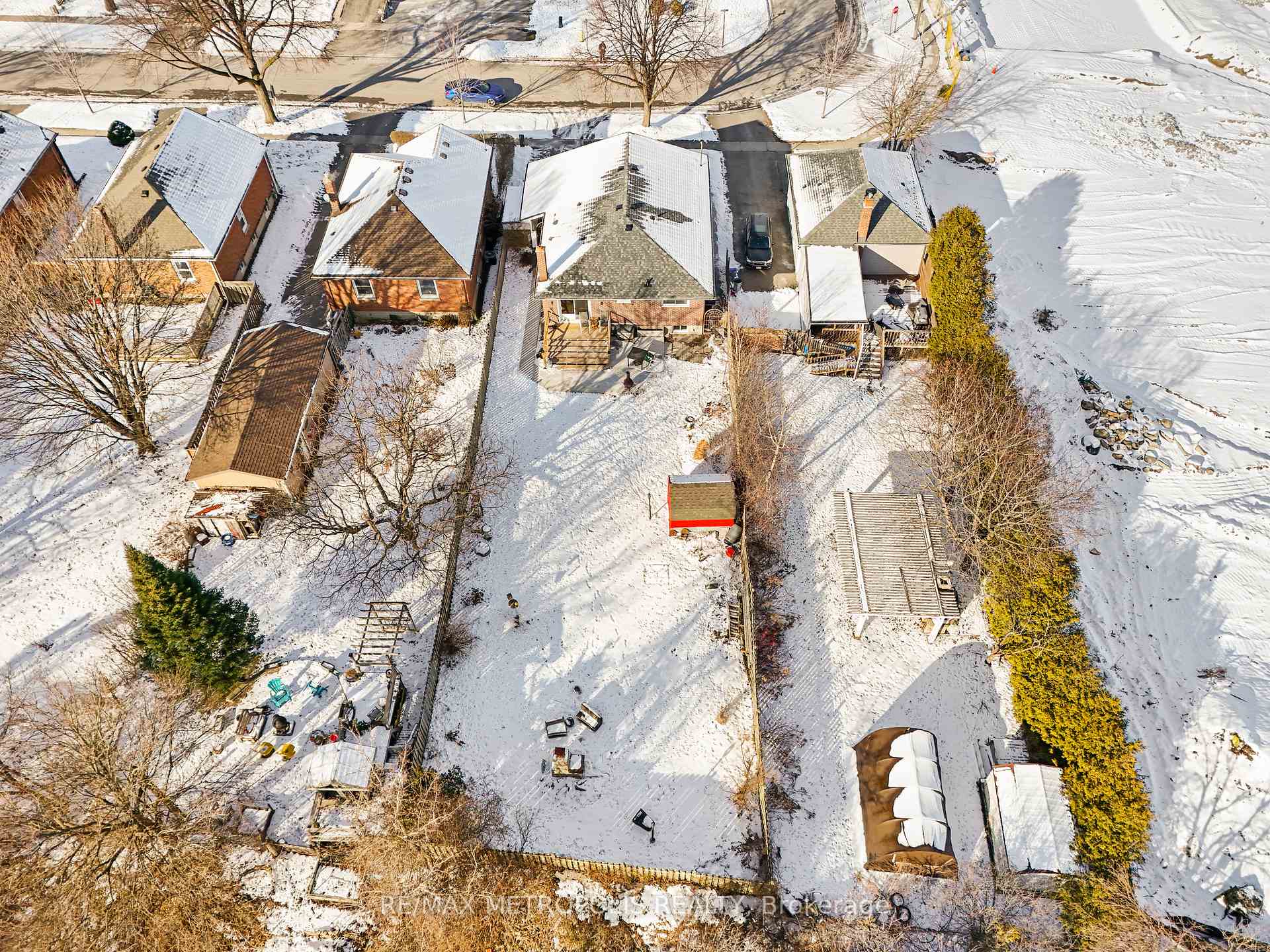 Photo 6 of 327 Ballard Street, Oshawa, Lakeview — HOMEH