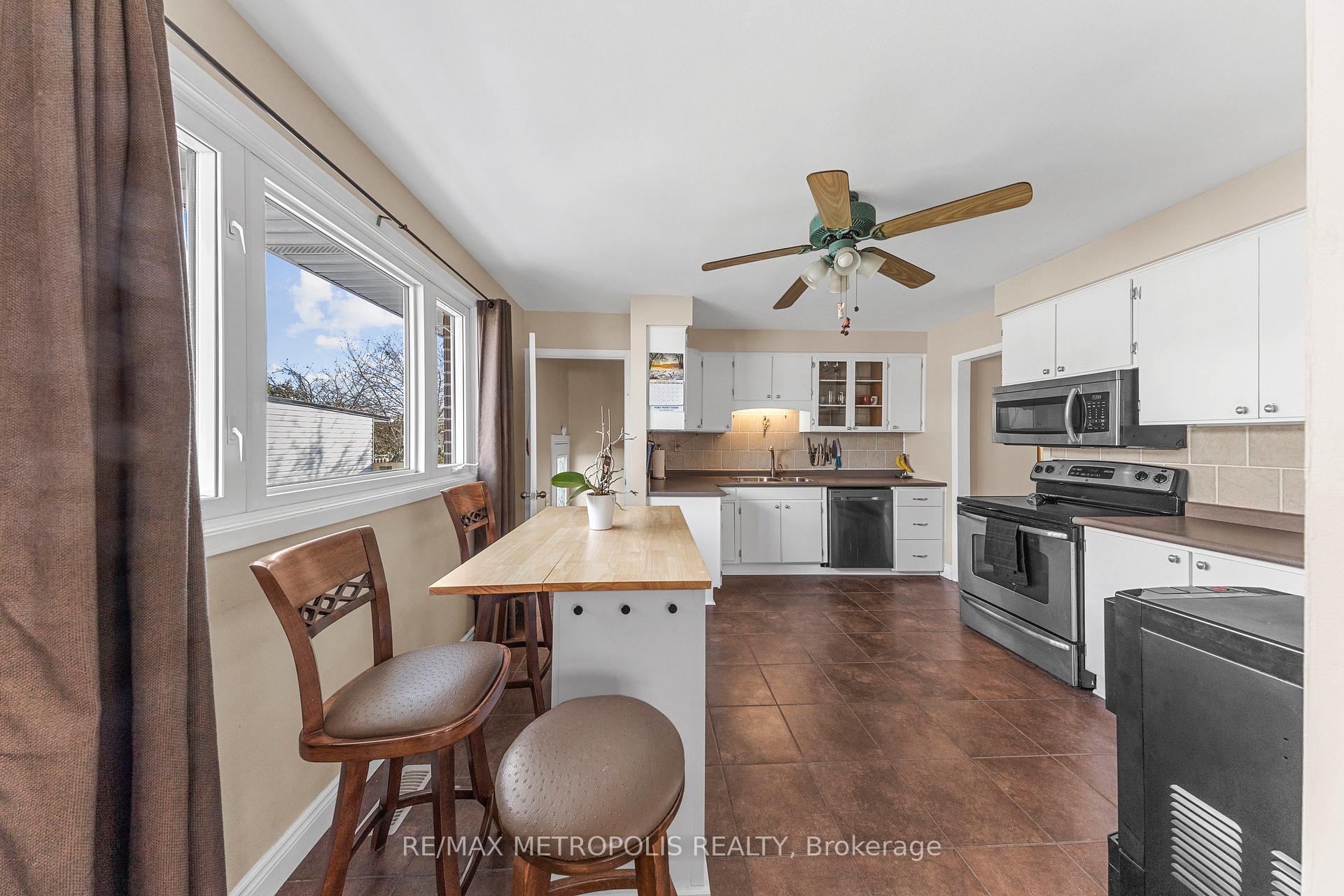 Photo 9 of 327 Ballard Street, Oshawa, Lakeview — HOMEH