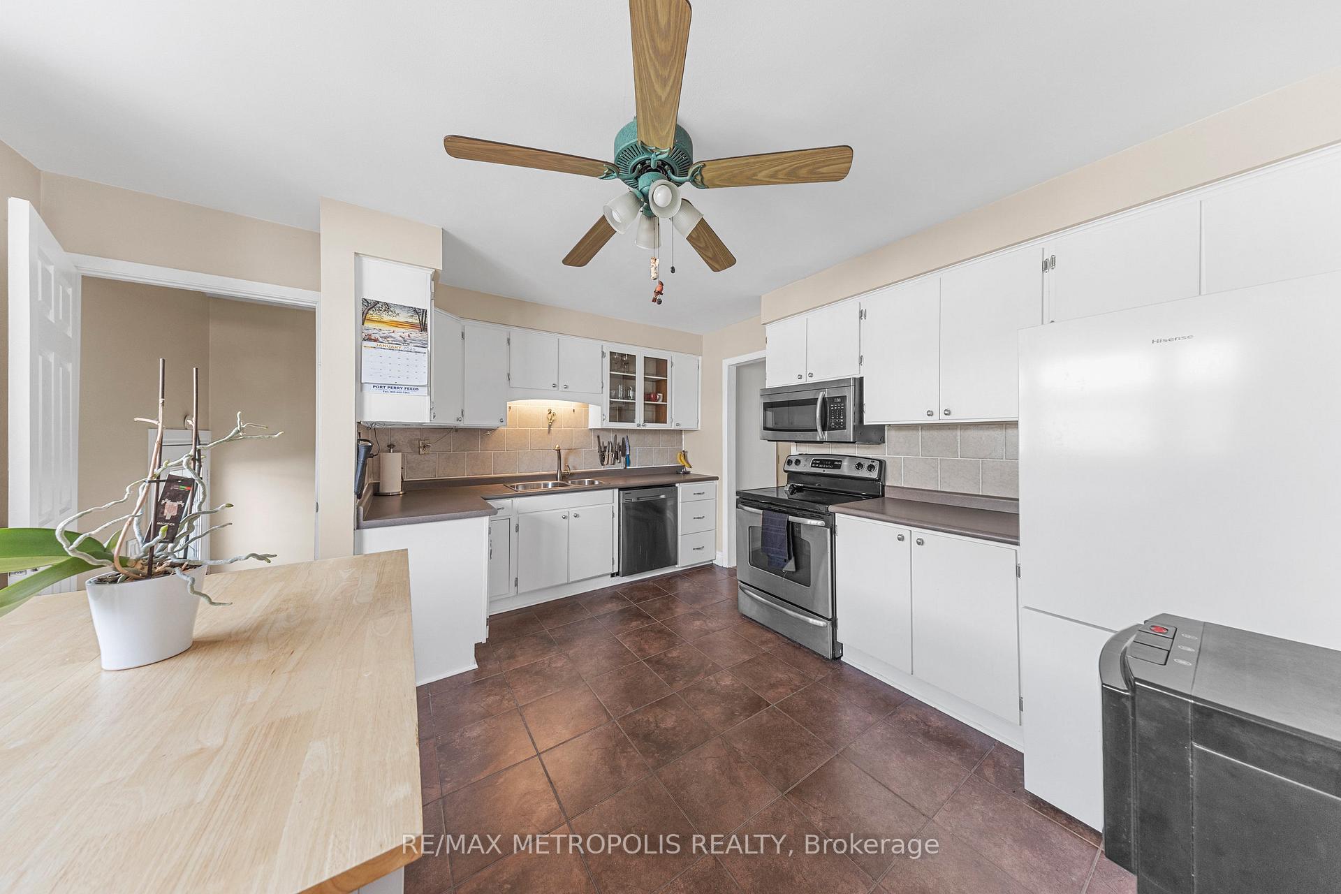 Photo 10 of 327 Ballard Street, Oshawa, Lakeview — HOMEH